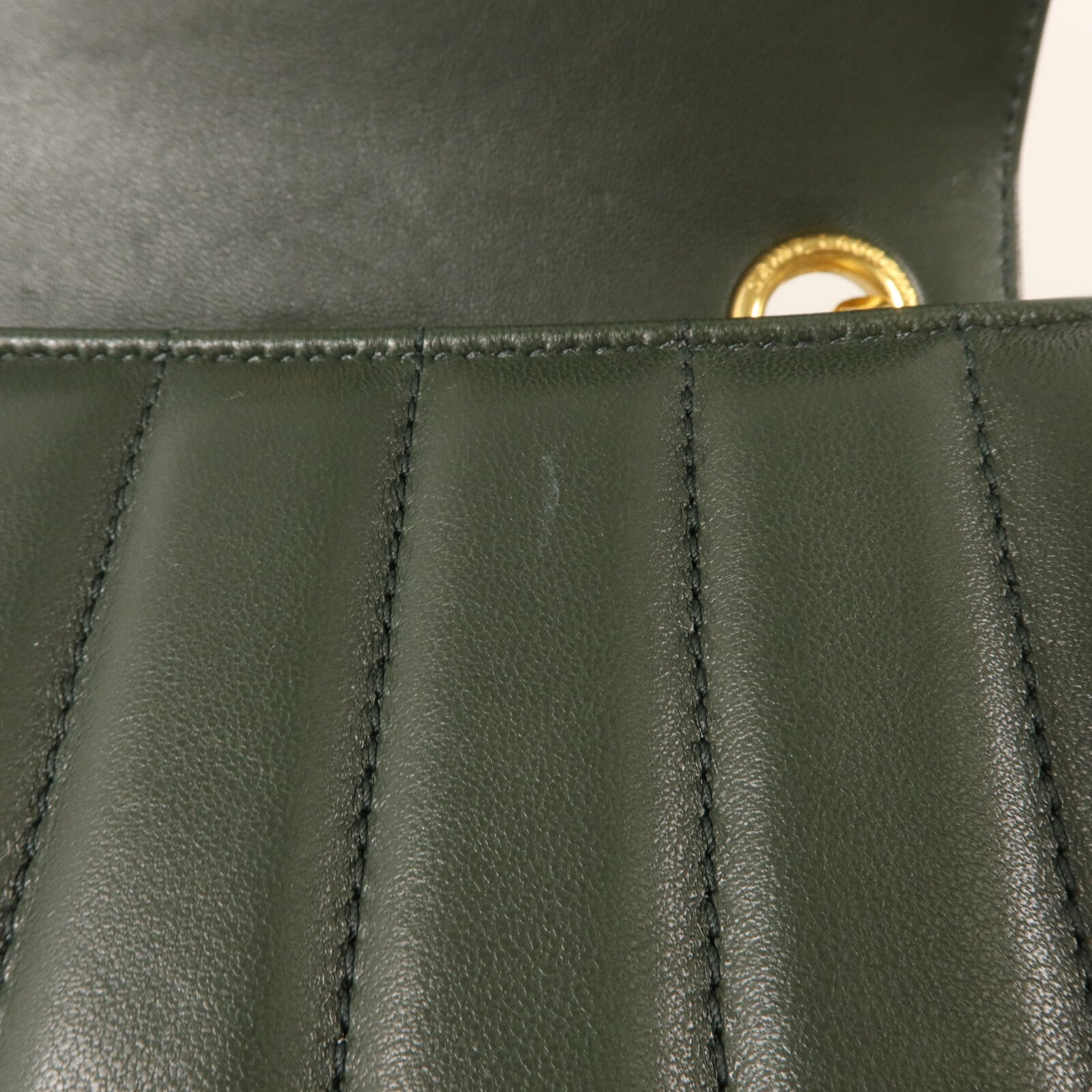 SAINT LAURENT 羊皮皮革Vicky Medium鏈帶肩背袋