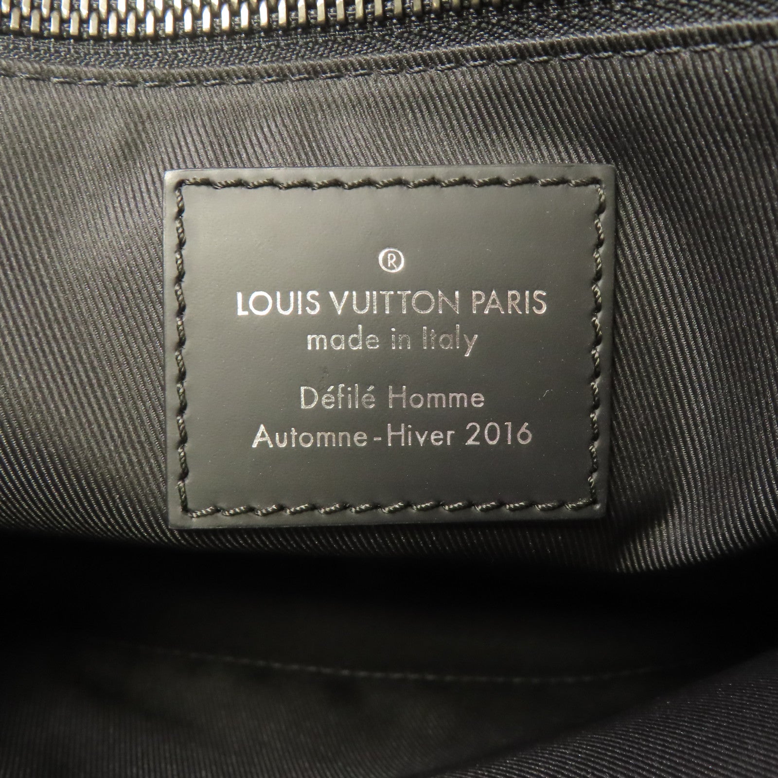 LOUIS VUITTON Monogram Eclipse Messenger PM Voyager銀扣肩背袋黑色