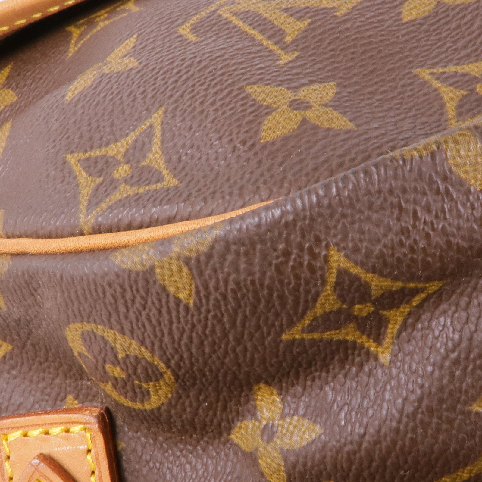 LOUIS VUITTON Monogram Saumur 35金扣肩背袋