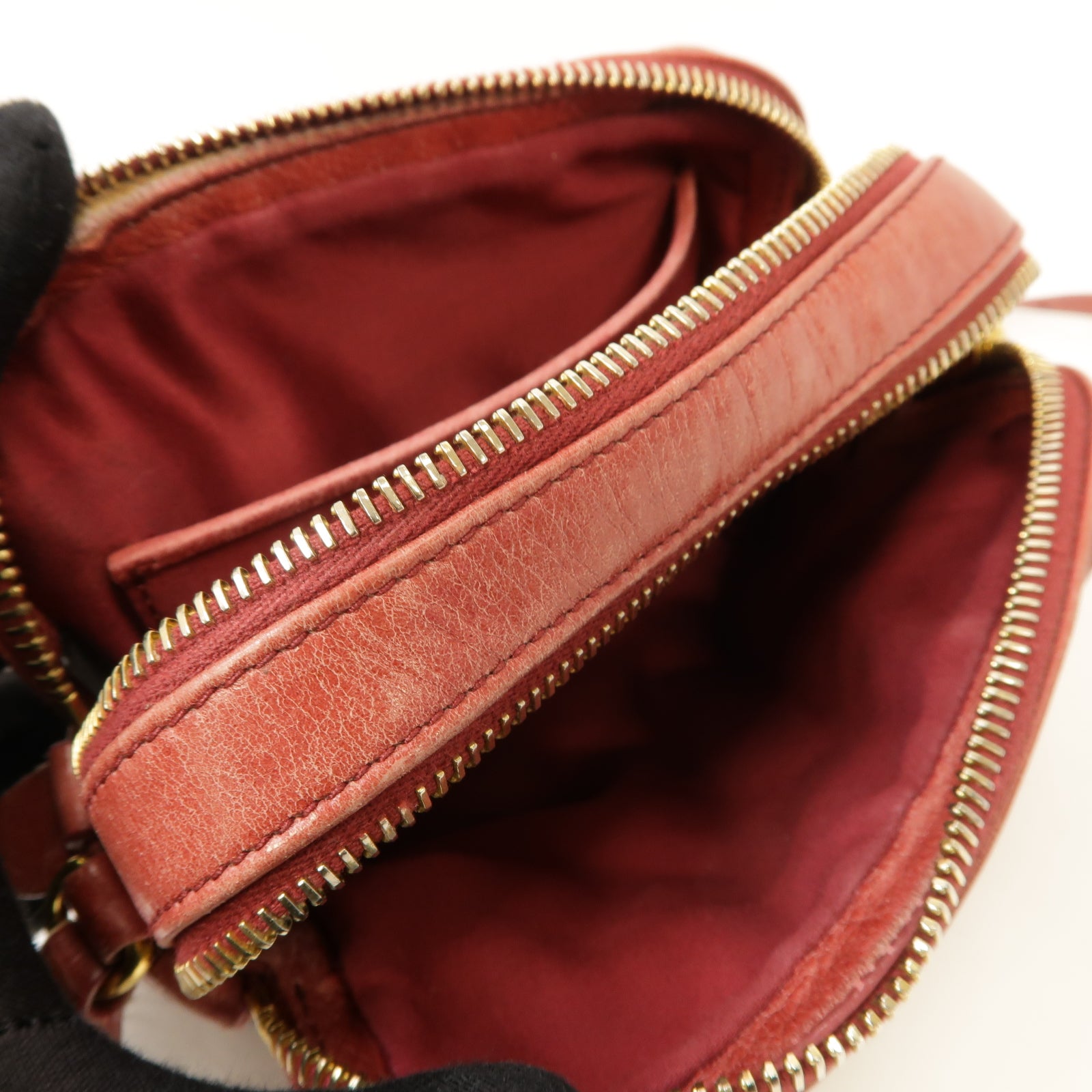 Miu Miu 【激減優惠】牛皮皮革Shoulder Bag金扣肩背袋紅色
