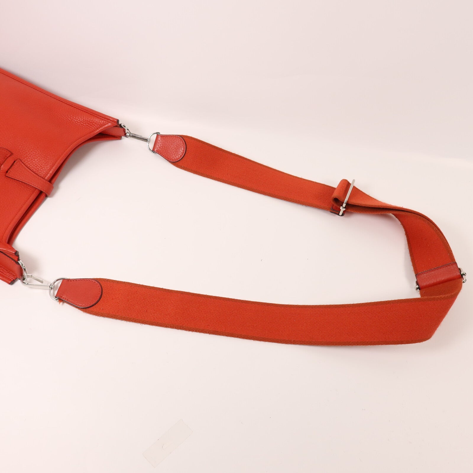 HERMES Clemence皮革Evelyne PM肩背袋Rouge Tomate