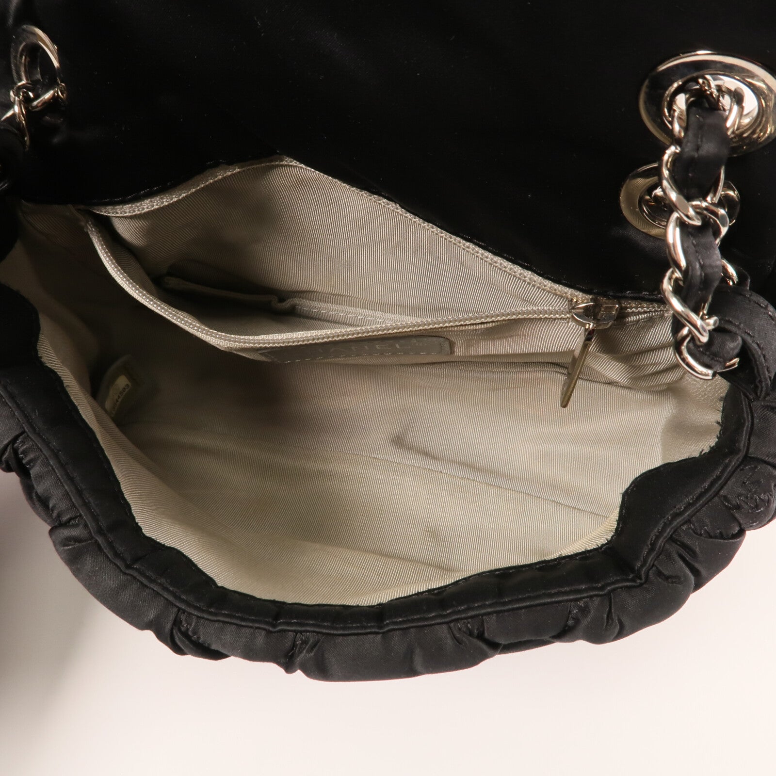 CHANEL 尼龍Shoulder Bag銀扣鏈帶肩背袋