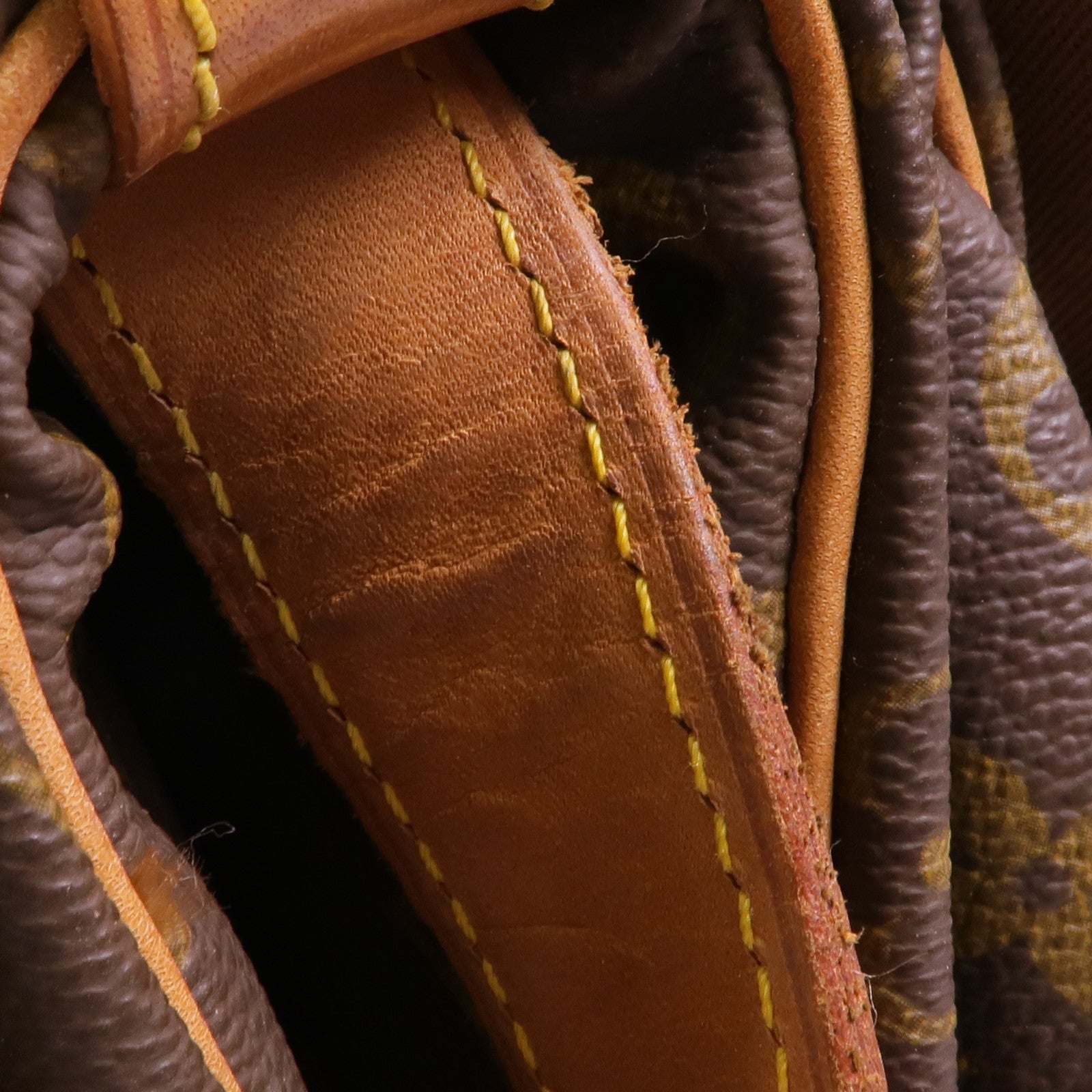 LOUIS VUITTON Monogram Saumur 35金扣肩背袋