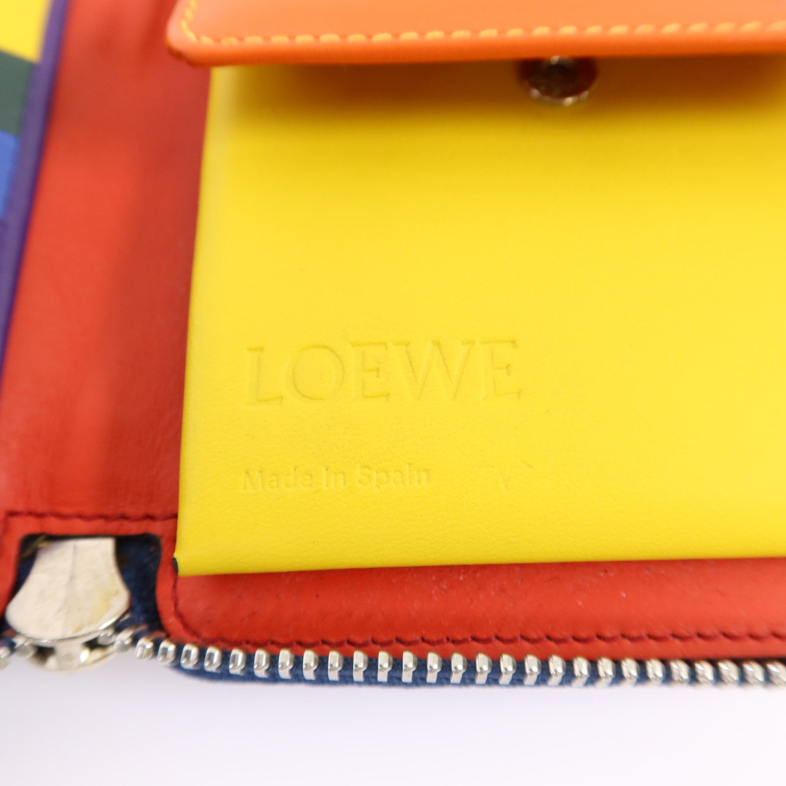LOEWE 【激減優惠】牛皮皮革Round Wallet銀扣錢包