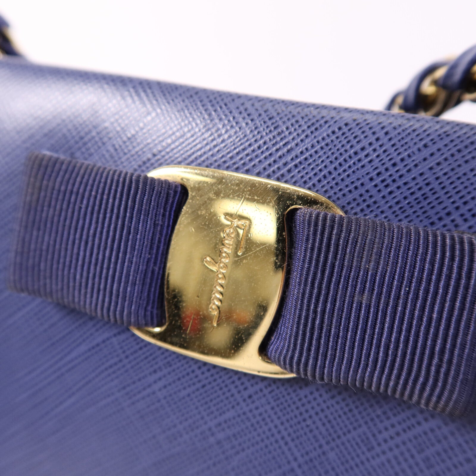 Salvatore Ferragamo 牛皮皮革Shoulder Bag金扣肩背袋
