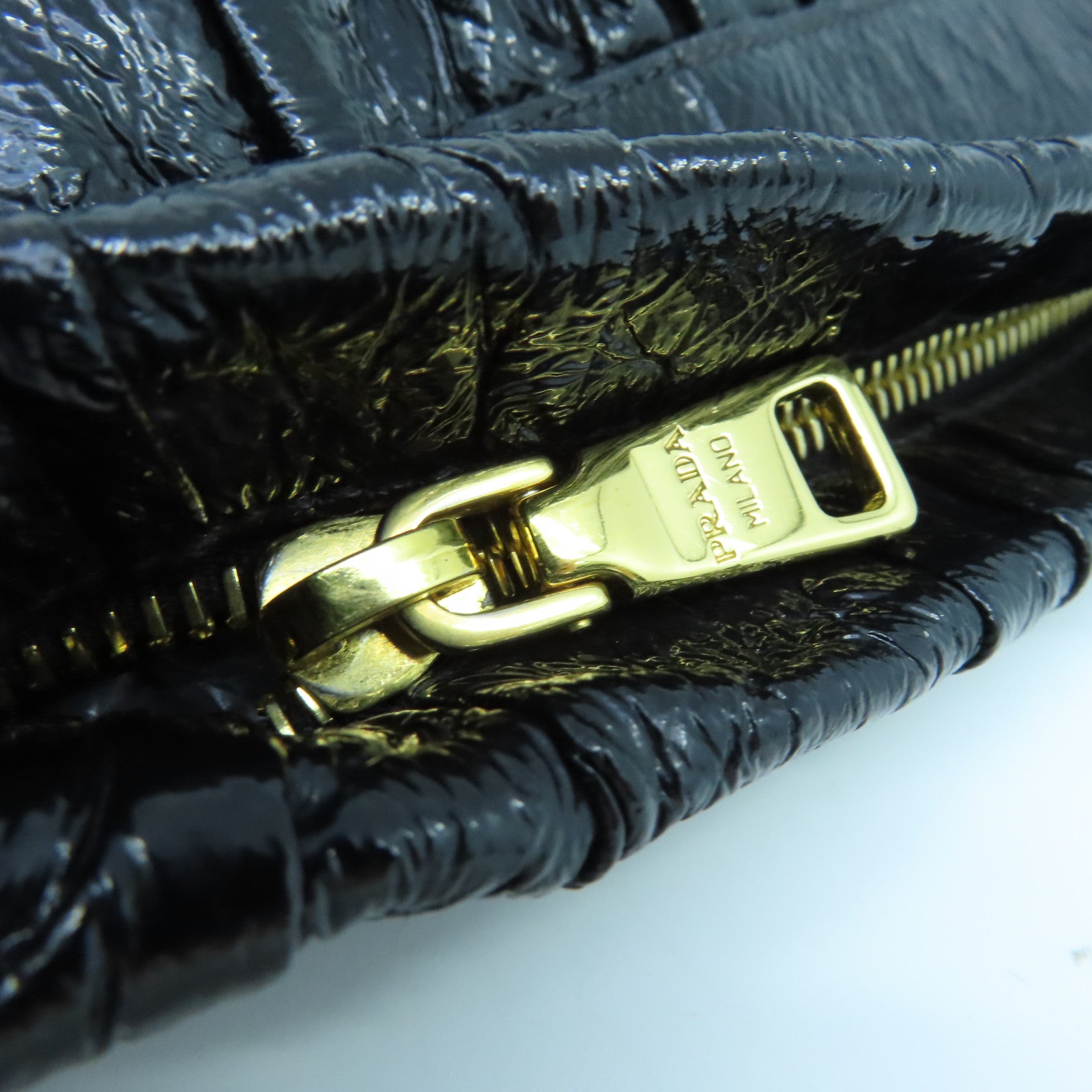 PRADA 漆皮皮革Clutch Bag金扣手拿包黑色