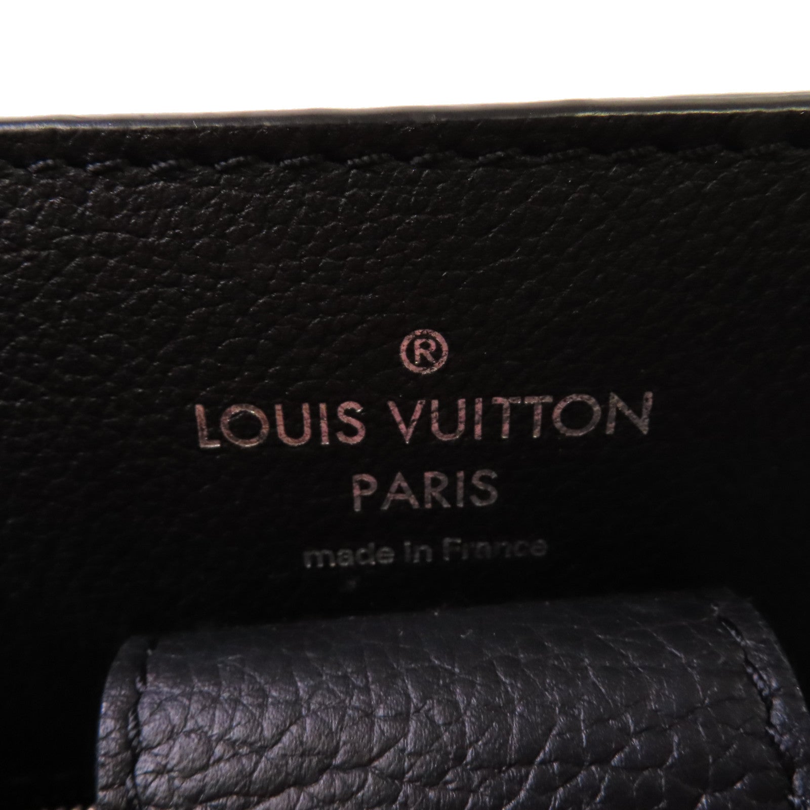 LOUIS VUITTON 牛皮皮革Lock Me Bucket Shoulder Bag銀扣肩背袋黑色