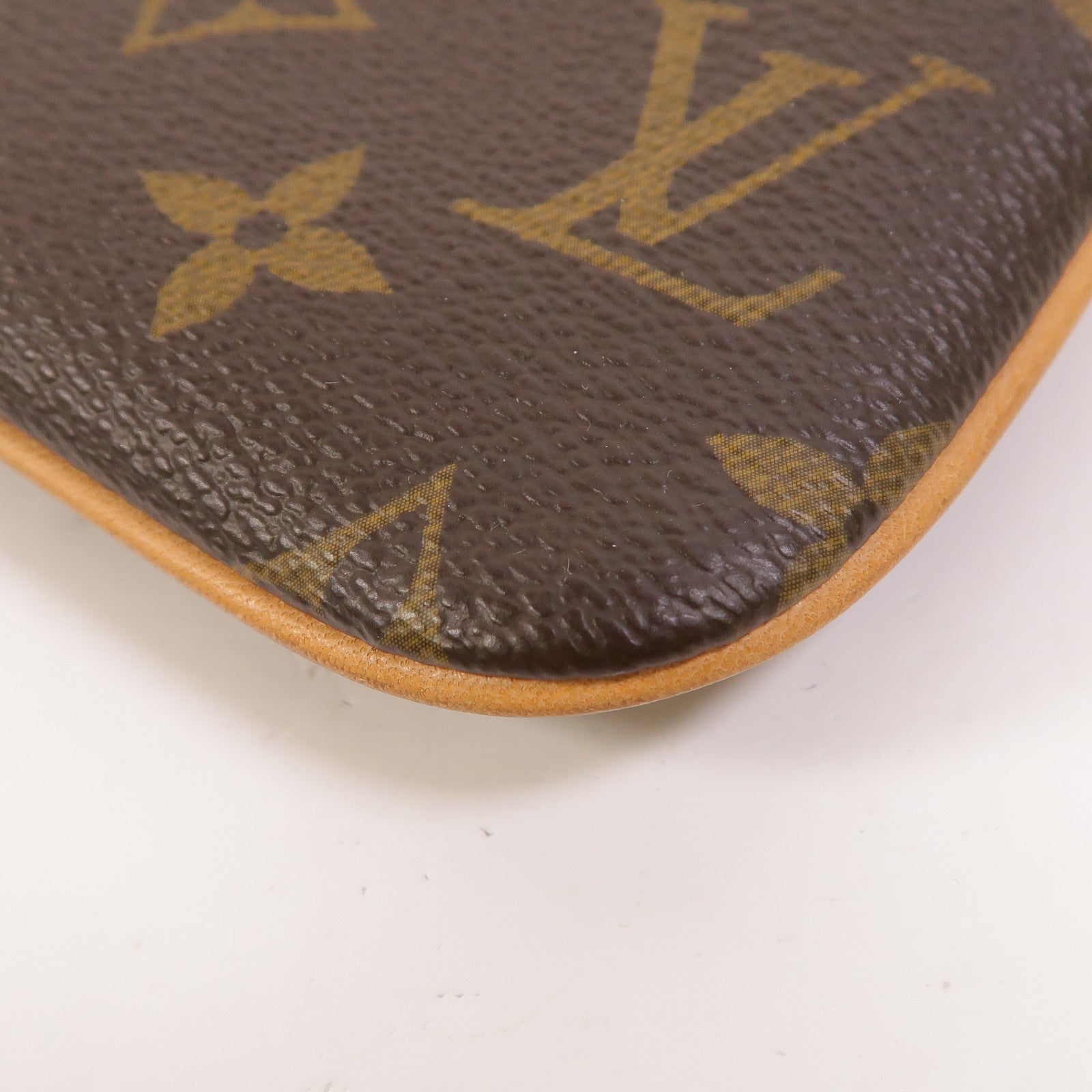 LOUIS VUITTON Monogram Pochette Milla MM金扣鏈帶肩背袋