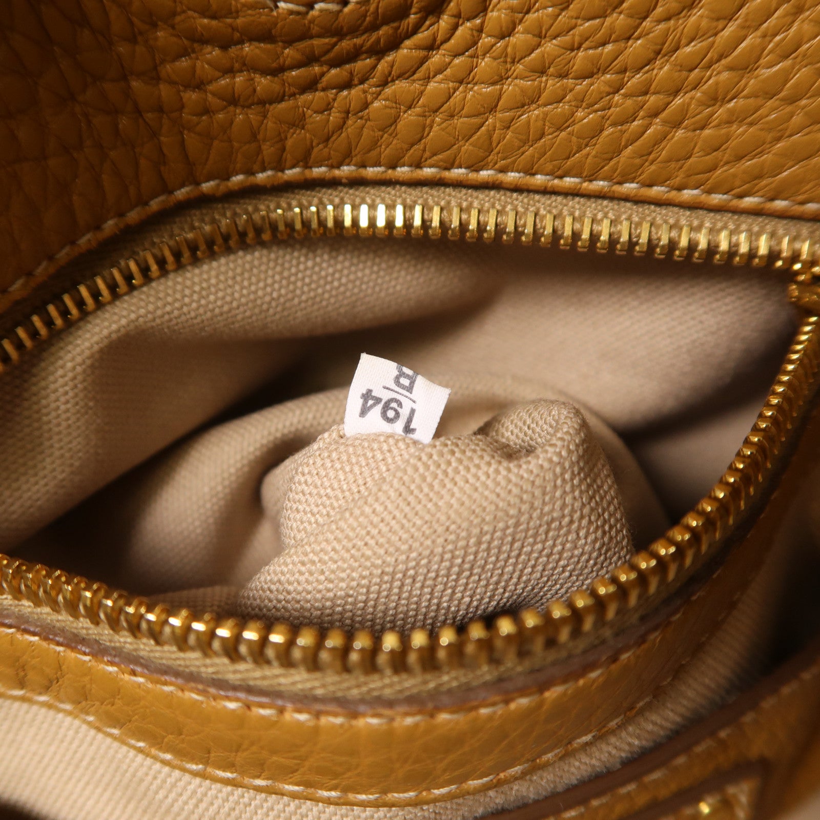 PRADA 牛皮皮革Tote Bag金扣肩背袋