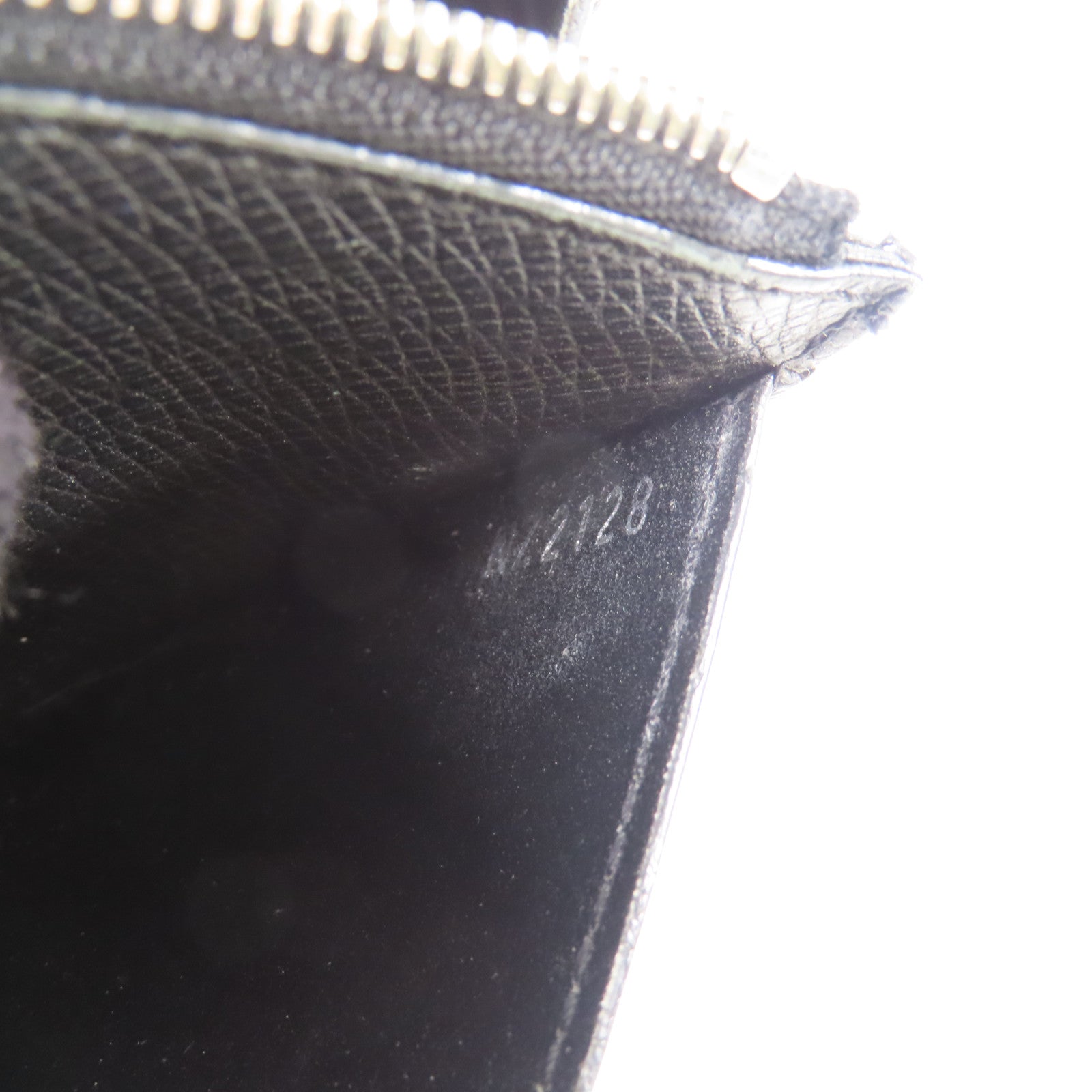 LOUIS VUITTON Taiga Coin/Card Case銀扣零錢包/卡片套