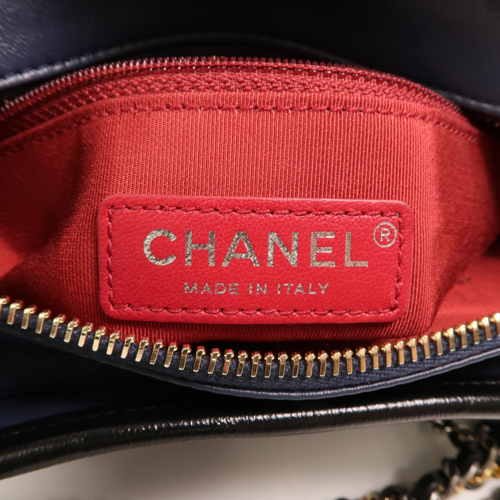 CHANEL 牛皮皮革Gabrielle small鏈帶肩背袋