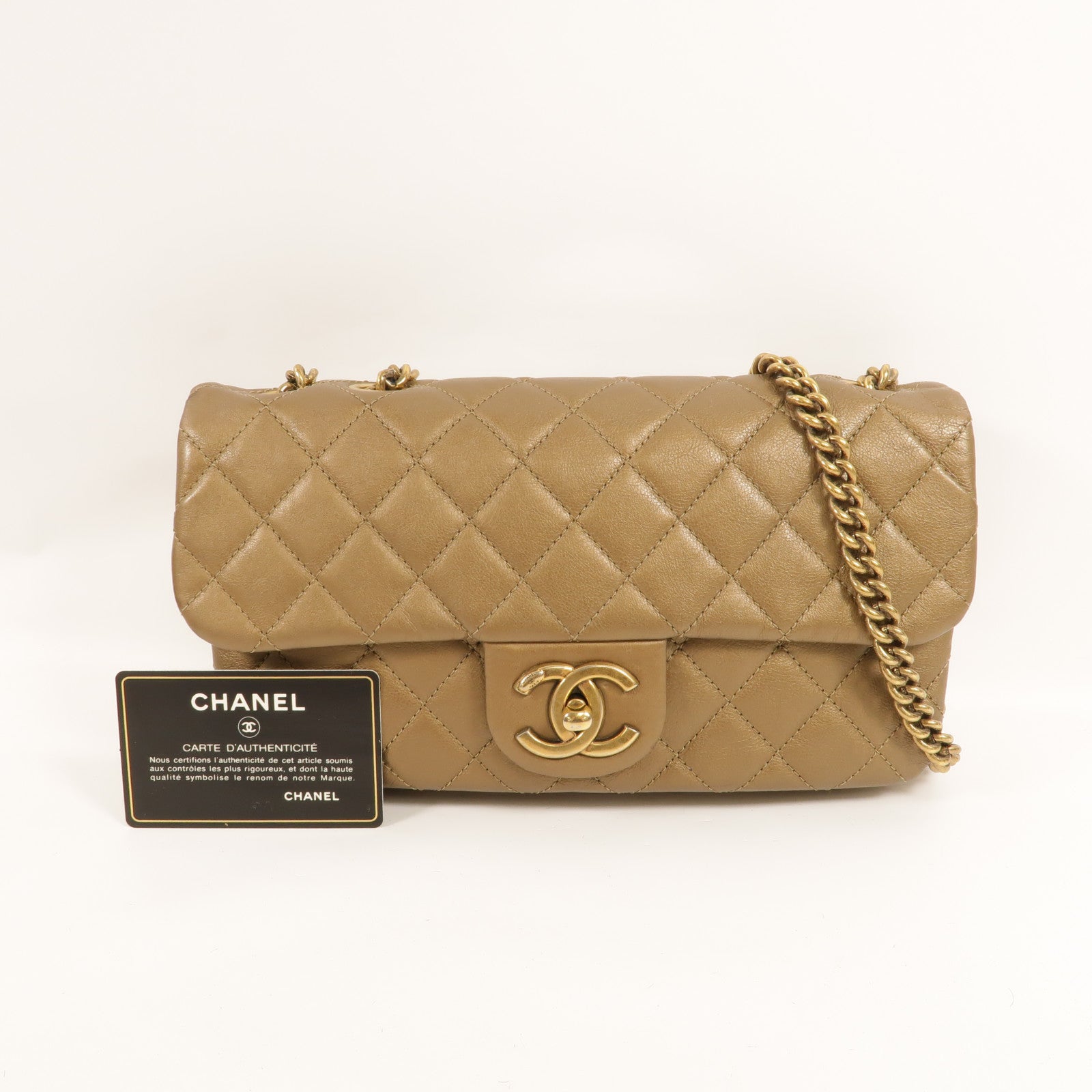 CHANEL 牛皮皮革CC Crown Flap肩背袋