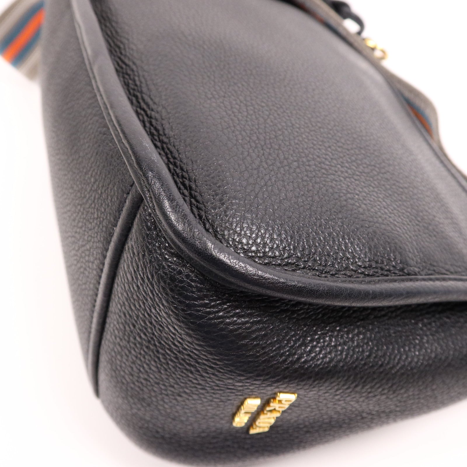 PRADA 牛皮皮革Shoulder Bag金扣肩背袋