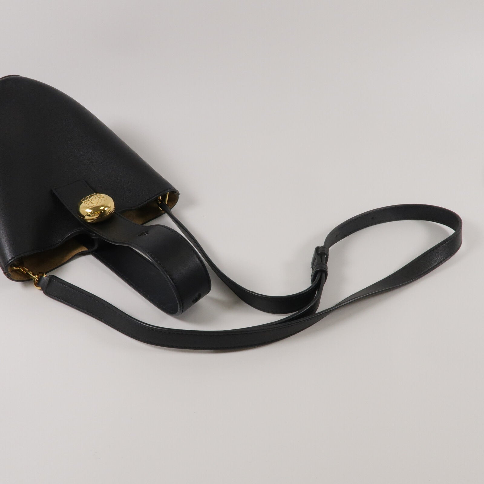 LOEWE 牛皮皮革Mini Pebble Bucket Bag手挽肩背兩用袋