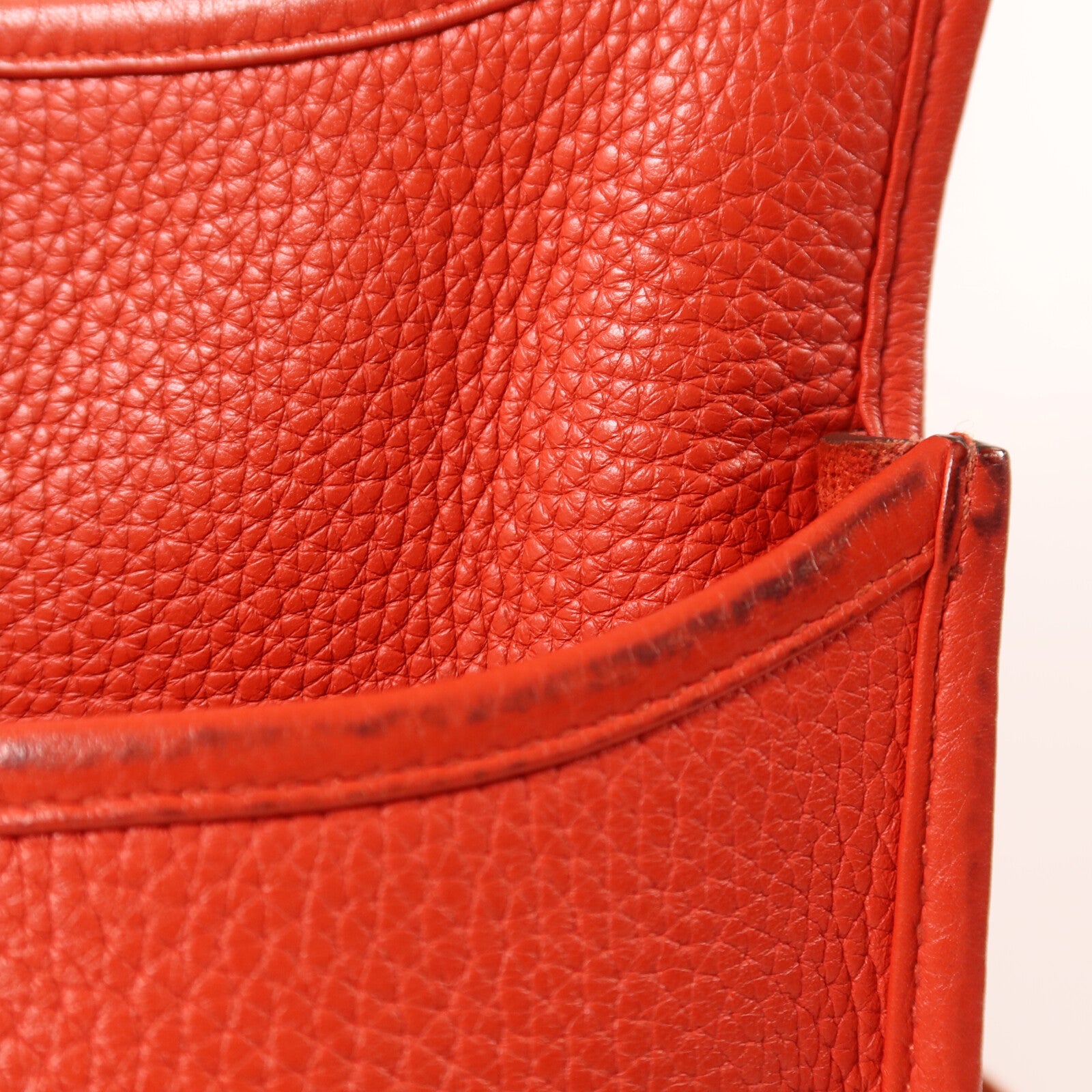 HERMES Clemence皮革Evelyne PM肩背袋Rouge Tomate