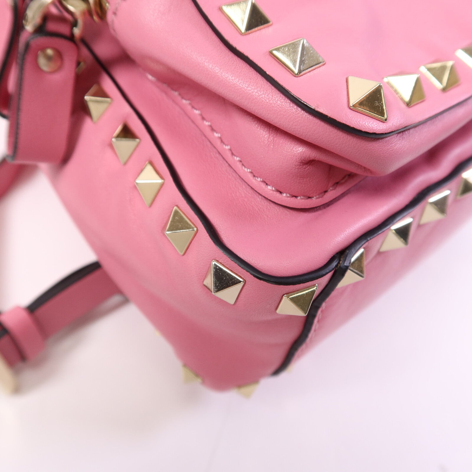 Valentino 牛皮皮革Rockstud Mini Backpack金扣背包