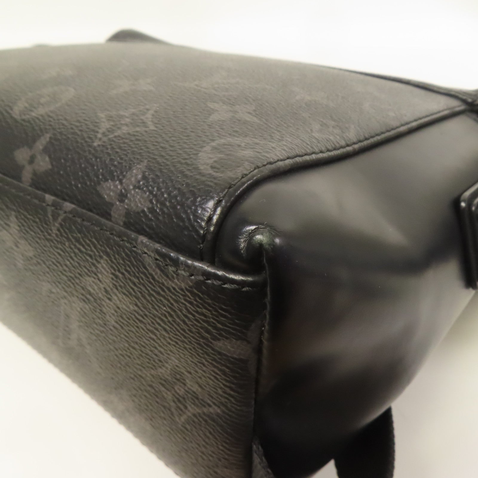 LOUIS VUITTON Monogram Eclipse Messenger PM Voyager銀扣肩背袋黑色