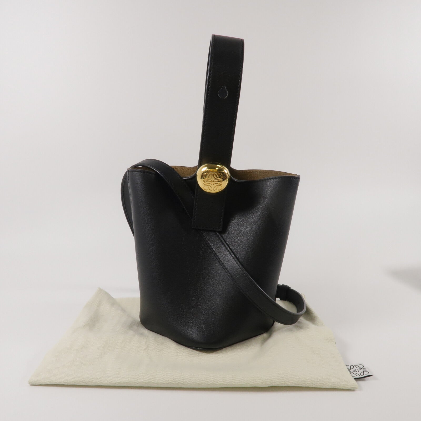 LOEWE 牛皮皮革Mini Pebble Bucket Bag手挽肩背兩用袋