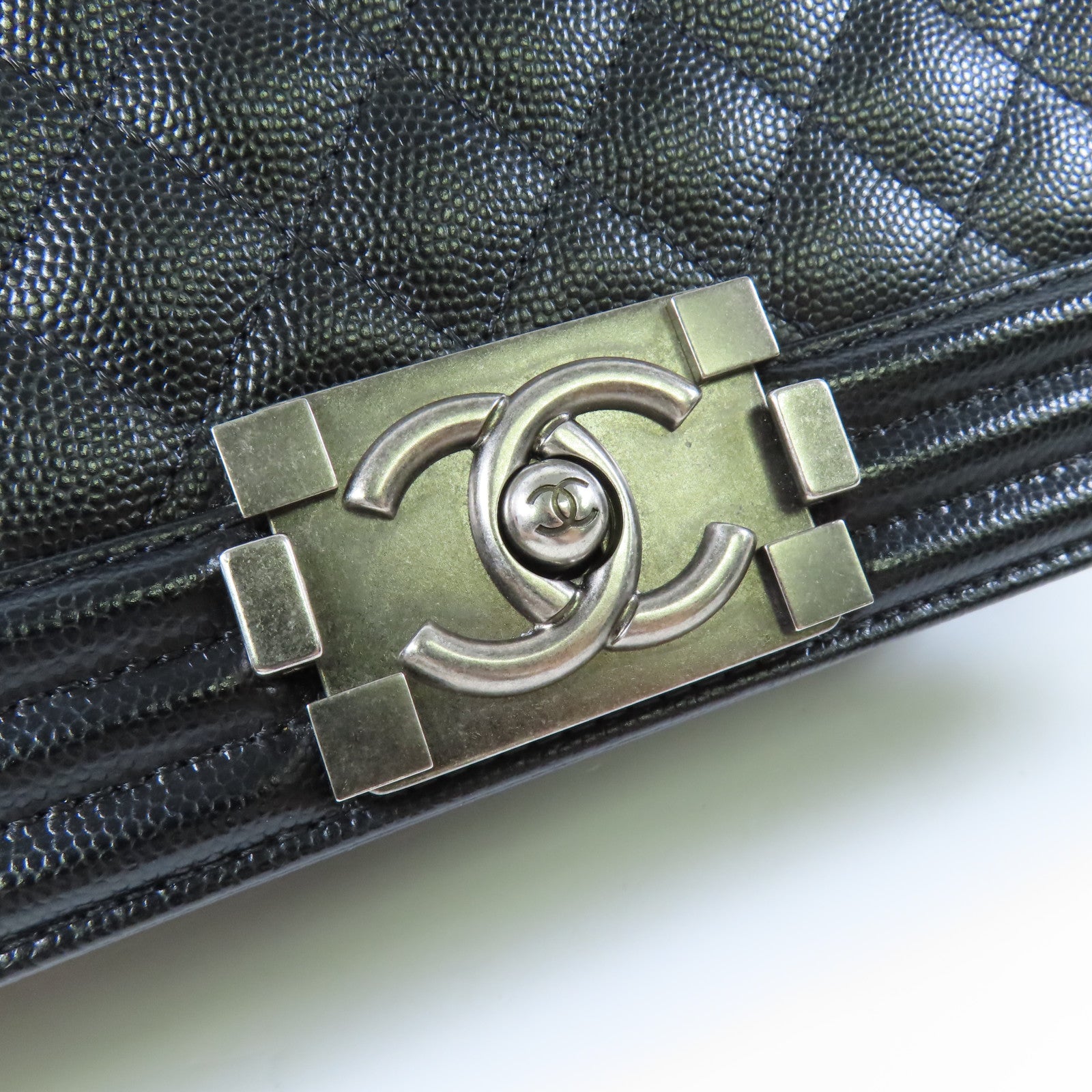 CHANEL 牛皮皮革Boy 25銀扣鏈帶肩背袋