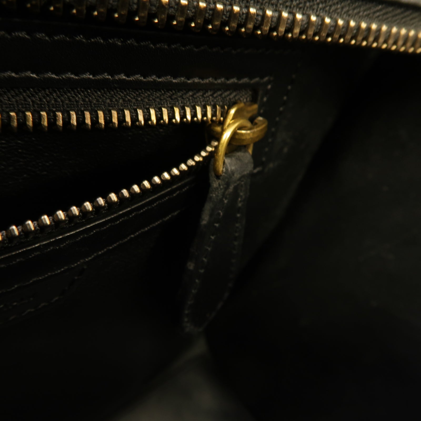 CELINE 牛皮皮革Mirco Luggage金扣手挽袋米色/黑色/藍色