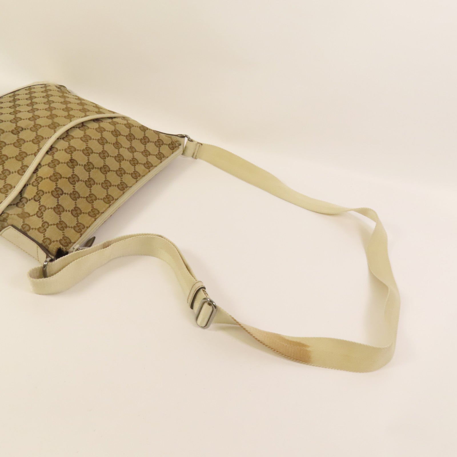 GUCCI 帆布Shoulder Bag銀扣肩背袋