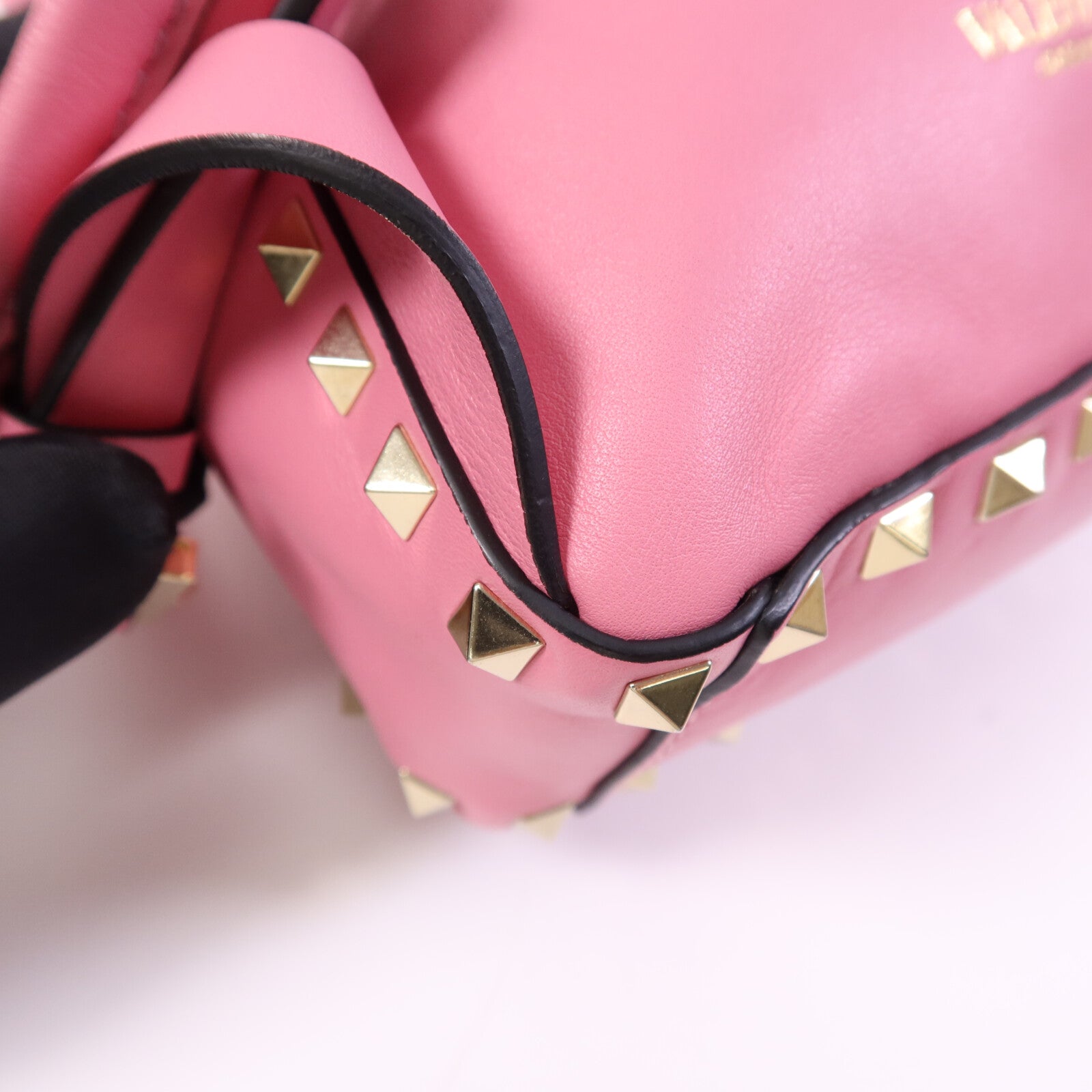 Valentino 牛皮皮革Rockstud Mini Backpack金扣背包