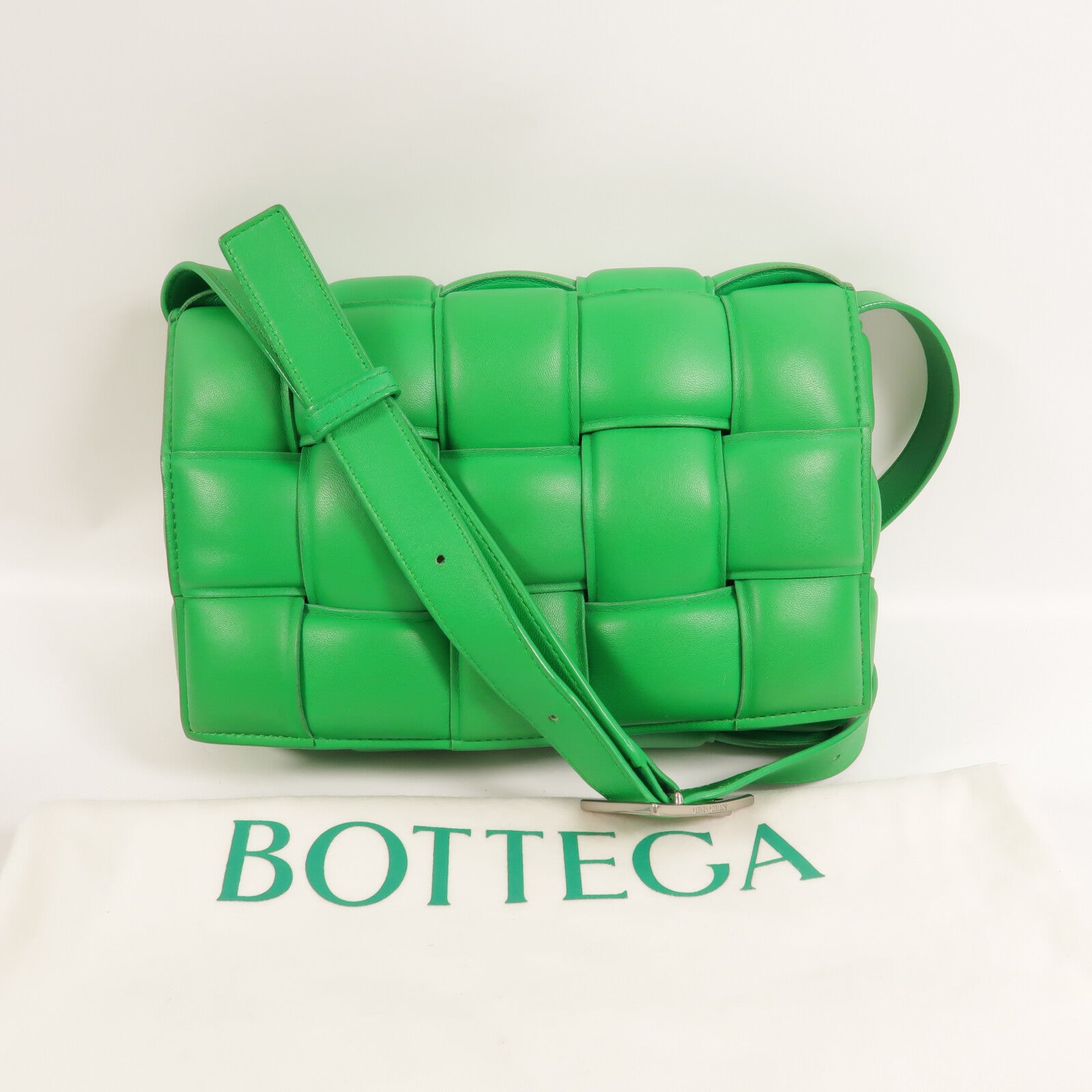 BOTTEGA VENETA 羊皮皮革Padded Cassette肩背袋