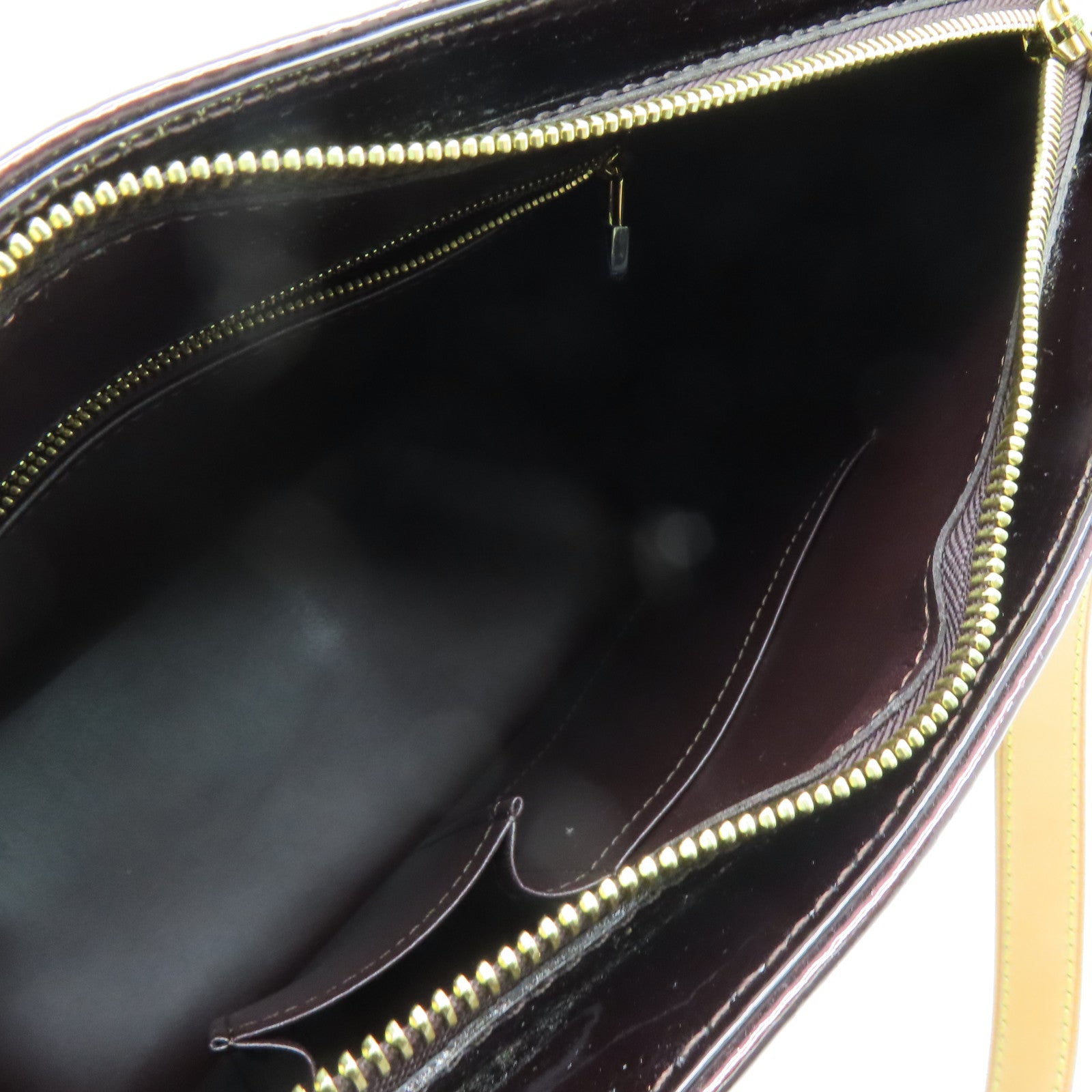LOUIS VUITTON Monogram Vernis Houston gold buckle handle bag purple