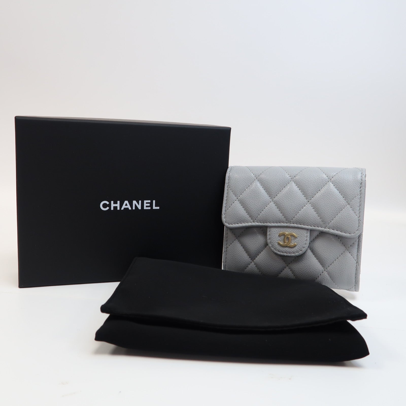 CHANEL 菱格Caviar皮革Wallet金扣錢包灰色