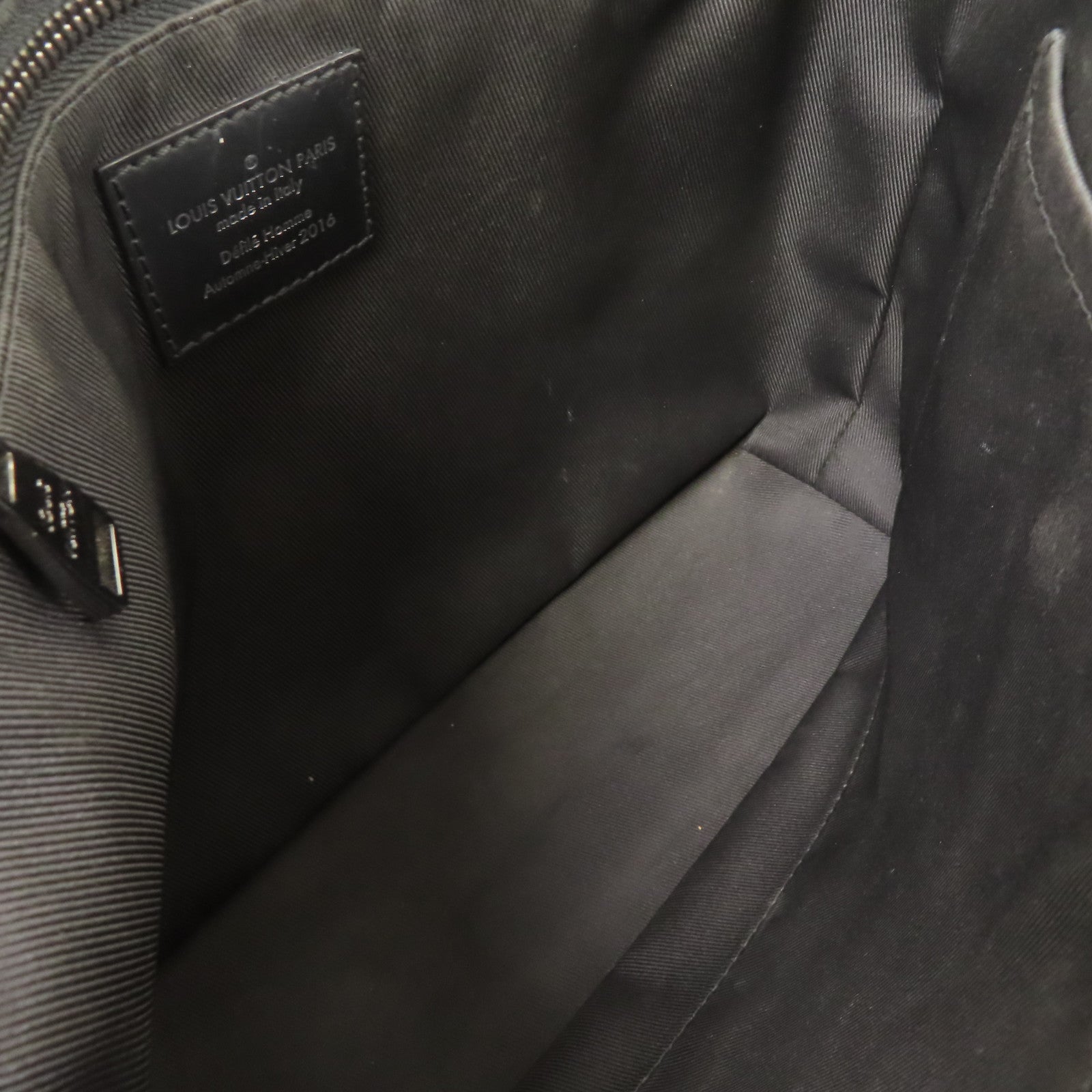 LOUIS VUITTON Monogram Eclipse Messenger PM Voyager銀扣肩背袋黑色