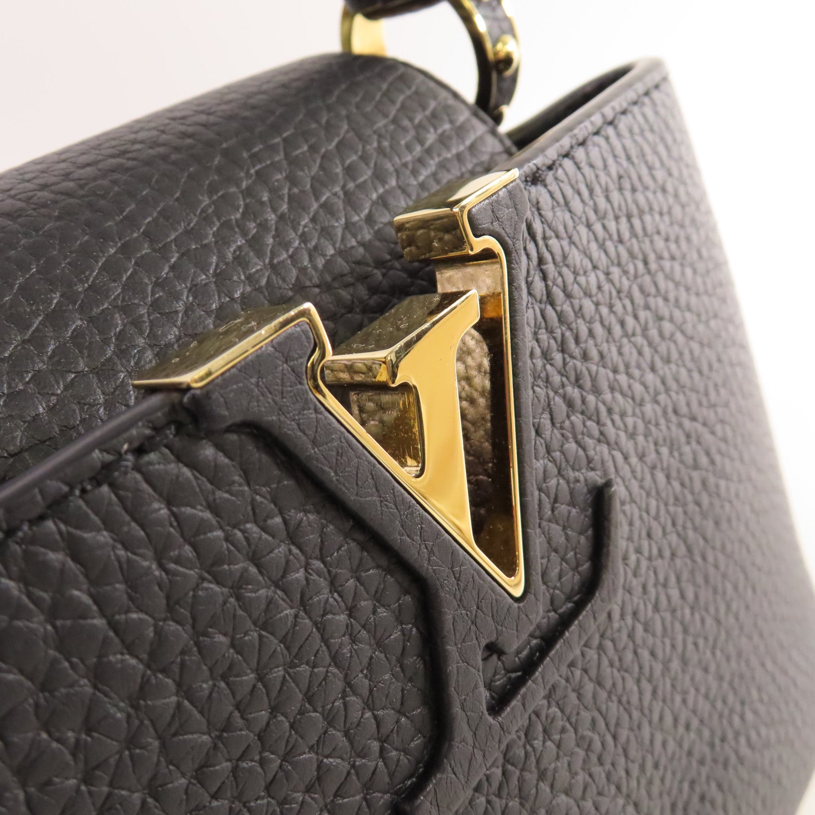 LOUIS VUITTON 【激減優惠】Taurillon Leather Capucines Mini 2Way Shoulder Bag金扣手挽肩背兩用袋黑色