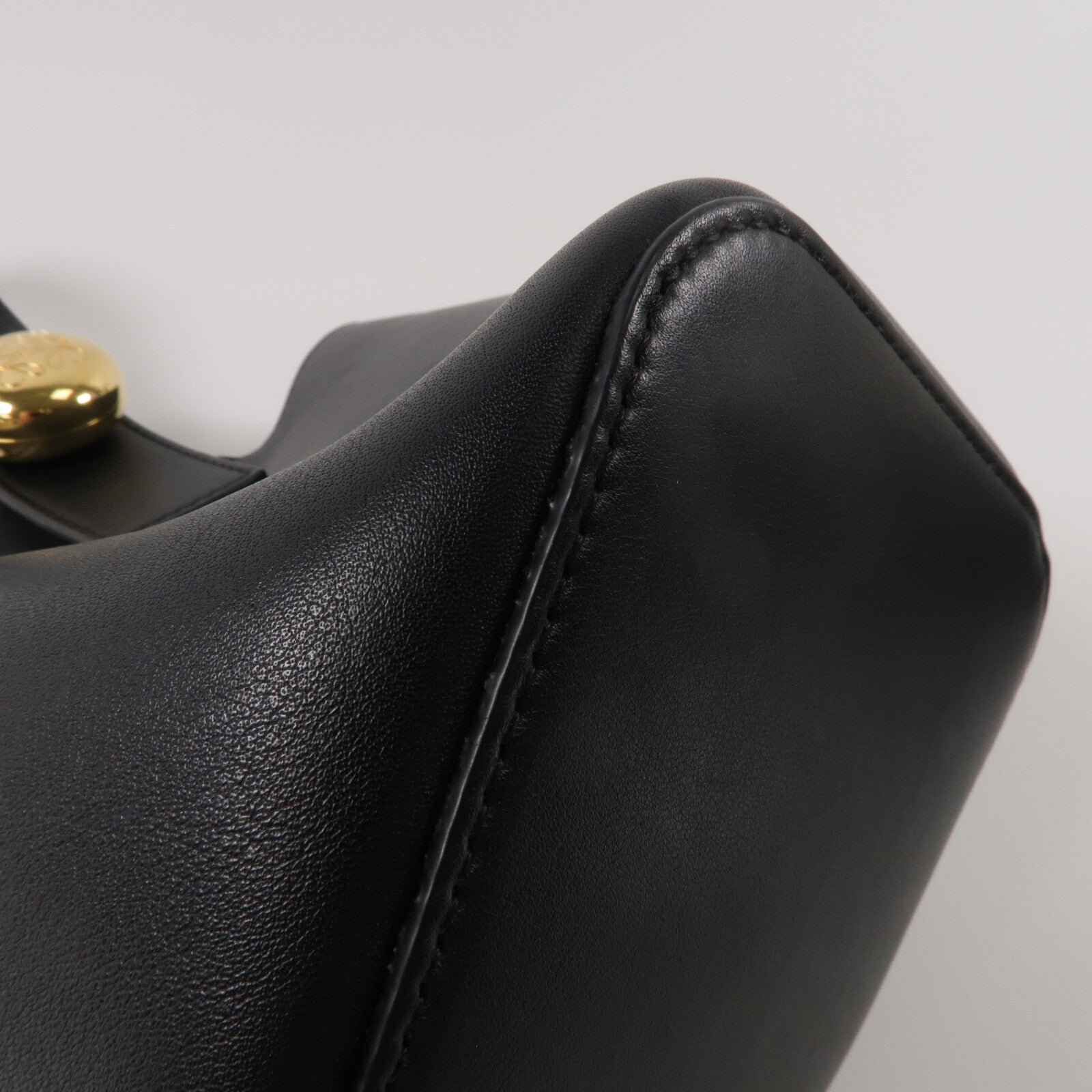 LOEWE 牛皮皮革Mini Pebble Bucket Bag手挽肩背兩用袋