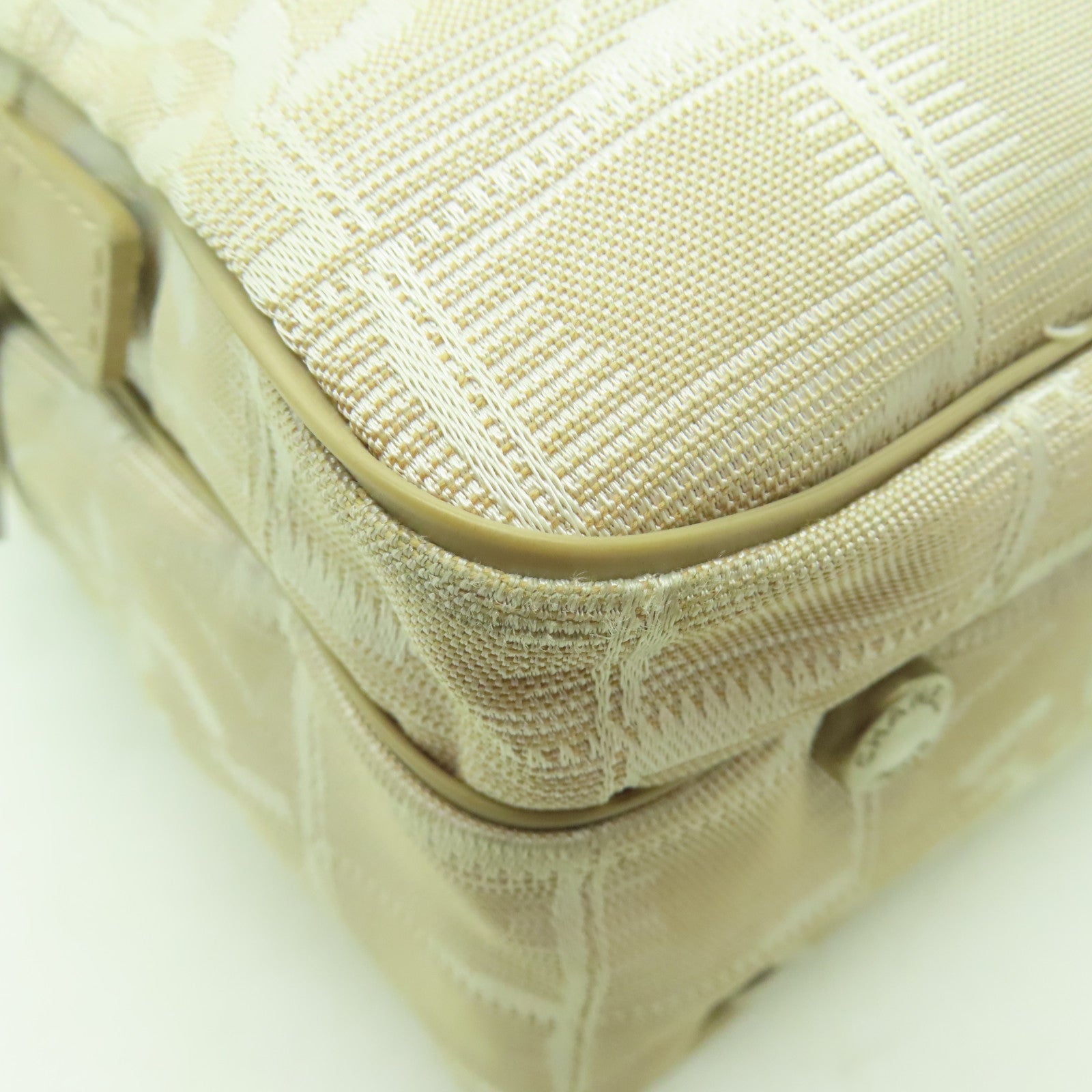 CHANEL 【清倉大減價】尼龍New Travel Line 銀扣手挽肩背兩用袋米色
