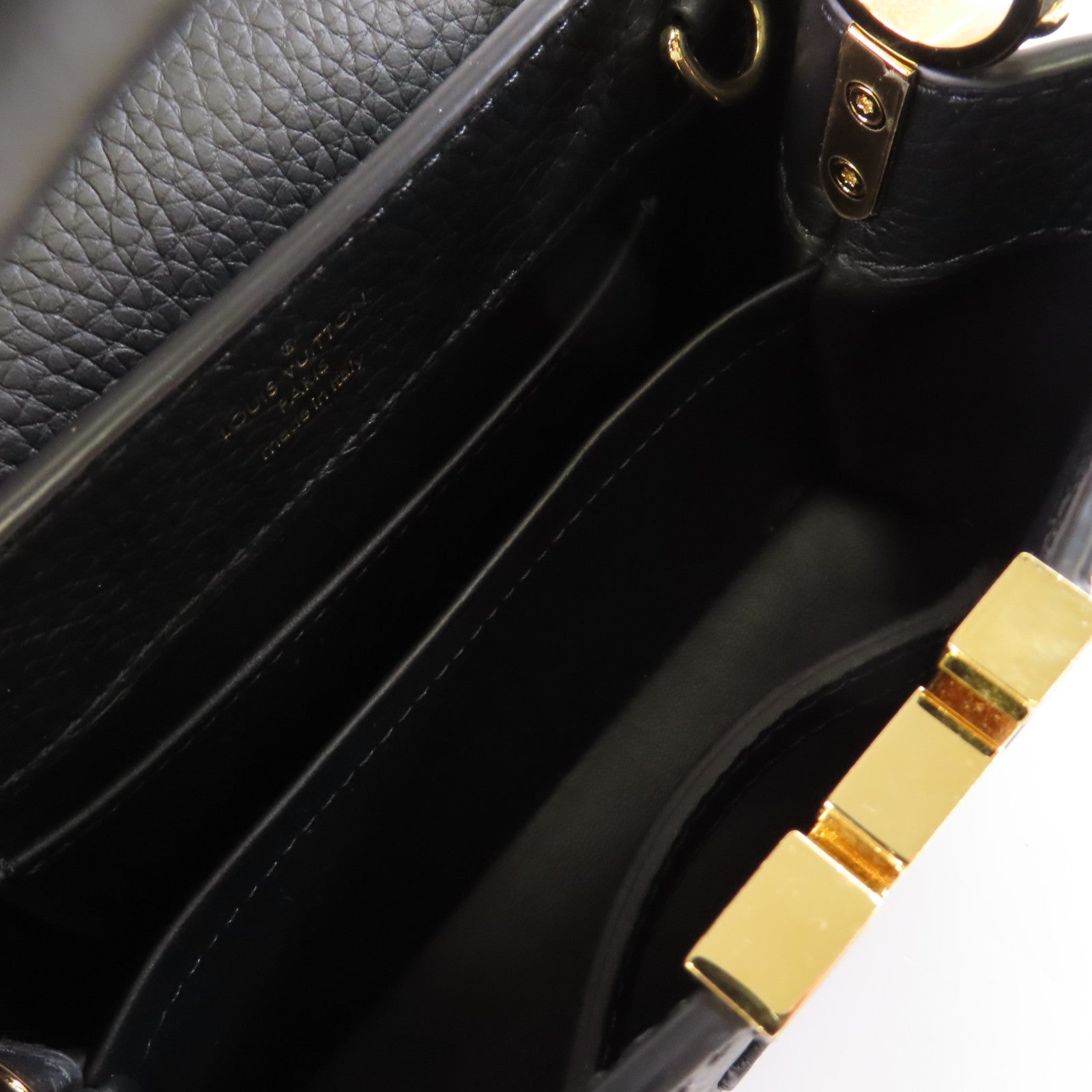 LOUIS VUITTON 【激減優惠】Taurillon Leather Capucines Mini 2Way Shoulder Bag金扣手挽肩背兩用袋黑色