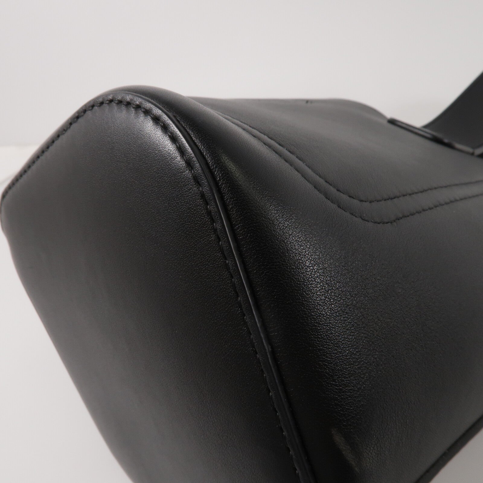 LOEWE 牛皮皮革Mini Pebble Bucket Bag手挽肩背兩用袋