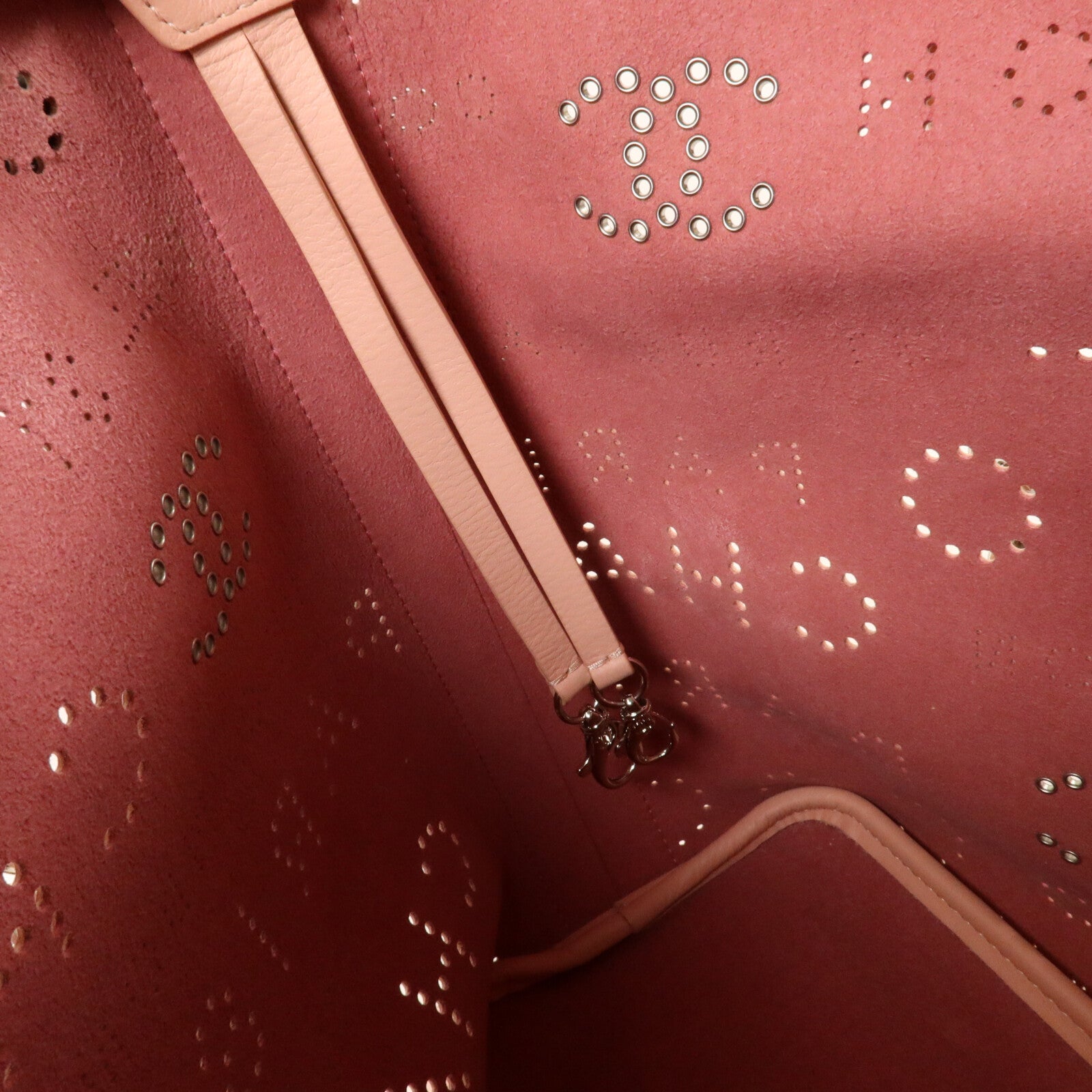CHANEL 牛皮皮革Logo Eyelets Perforated Tote鏈帶手挽肩背兩用袋