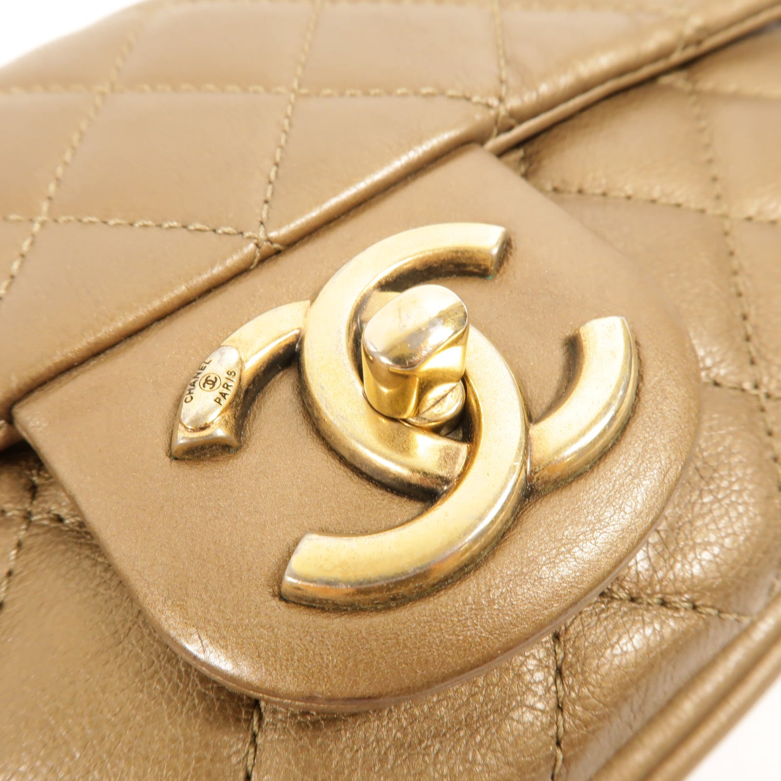 CHANEL 牛皮皮革CC Crown Flap肩背袋