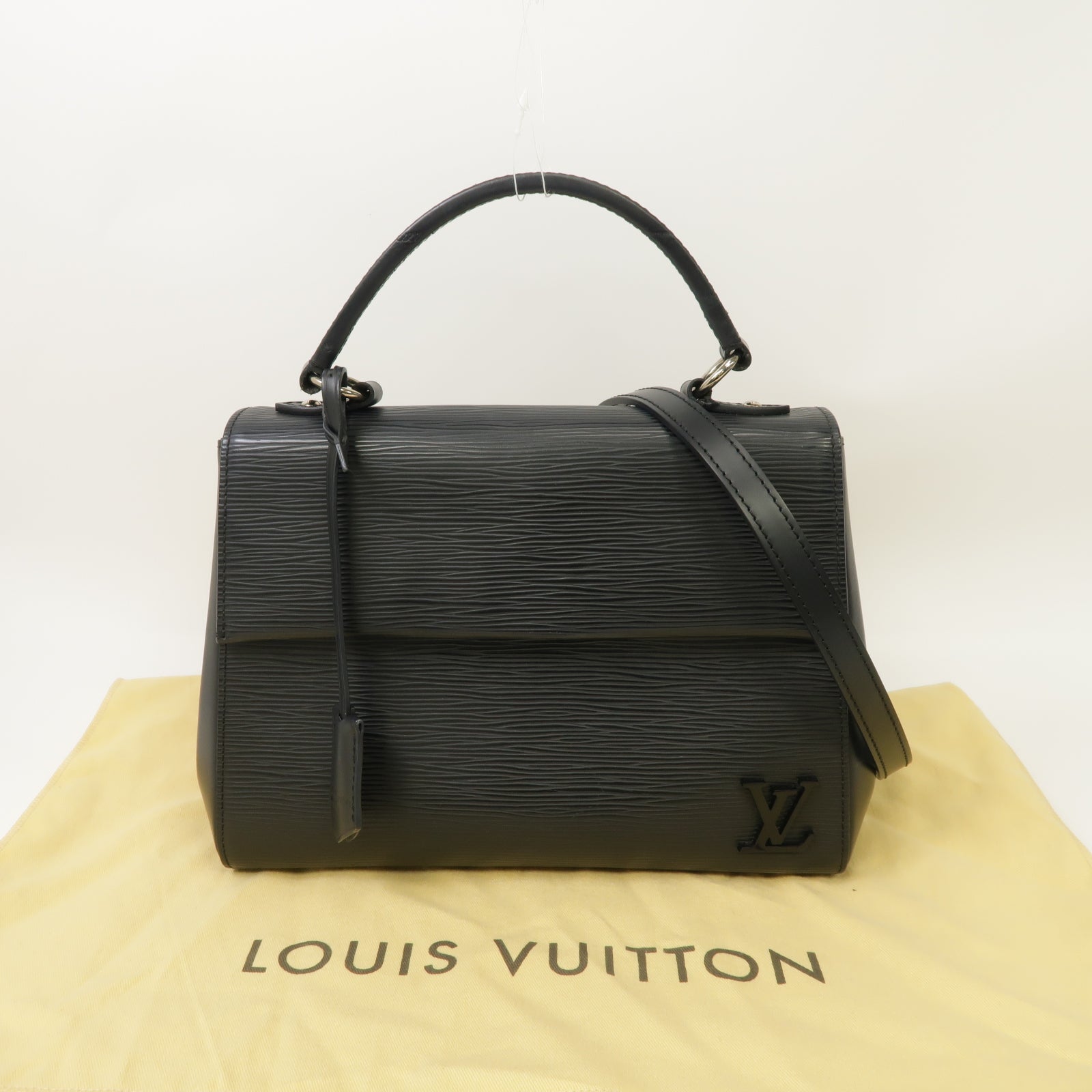 LOUIS VUITTON Epi皮革Cluny BB Shoulder Bag銀扣肩背袋黑色