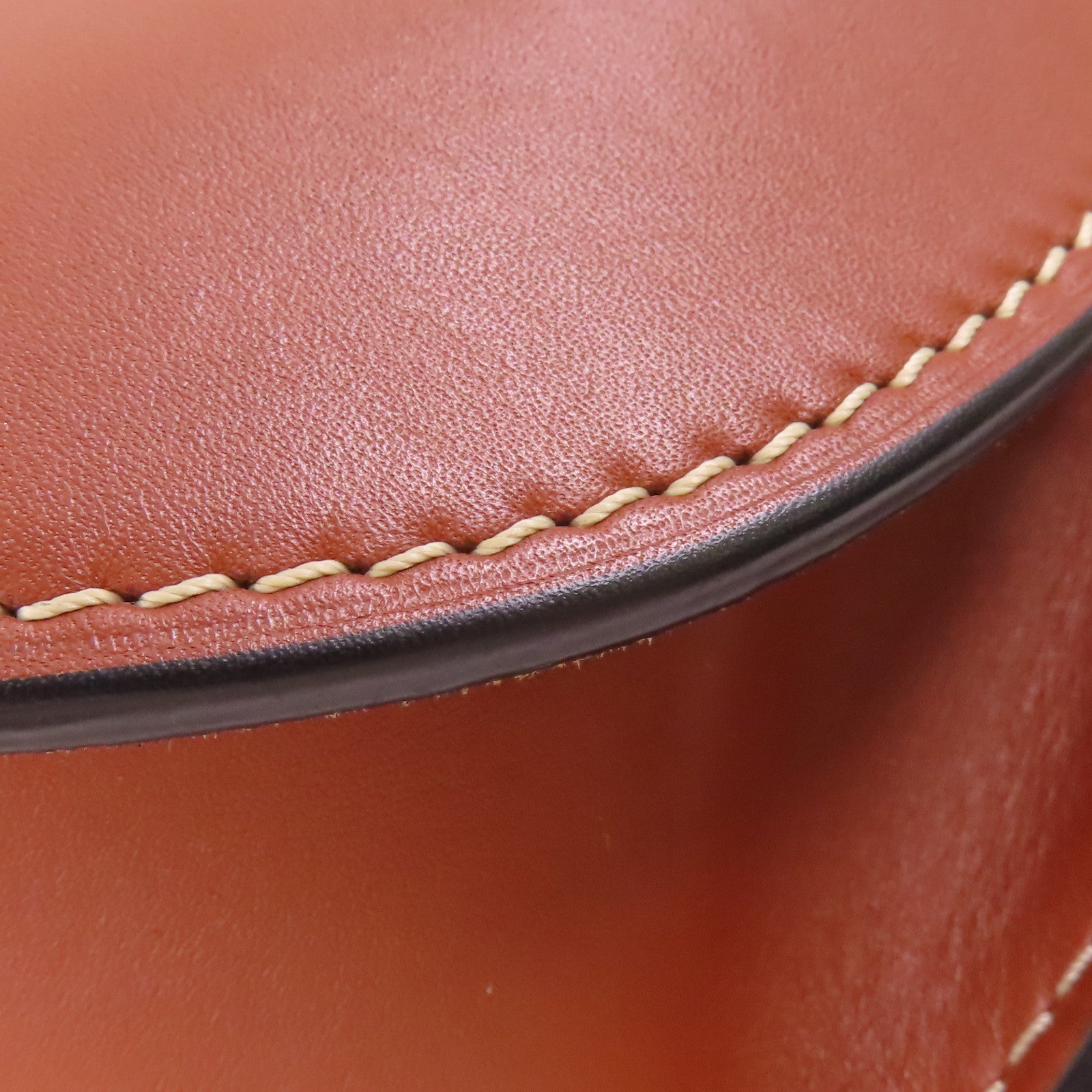 LOEWE 牛皮皮革Gate Shoulder Bag金扣肩背袋