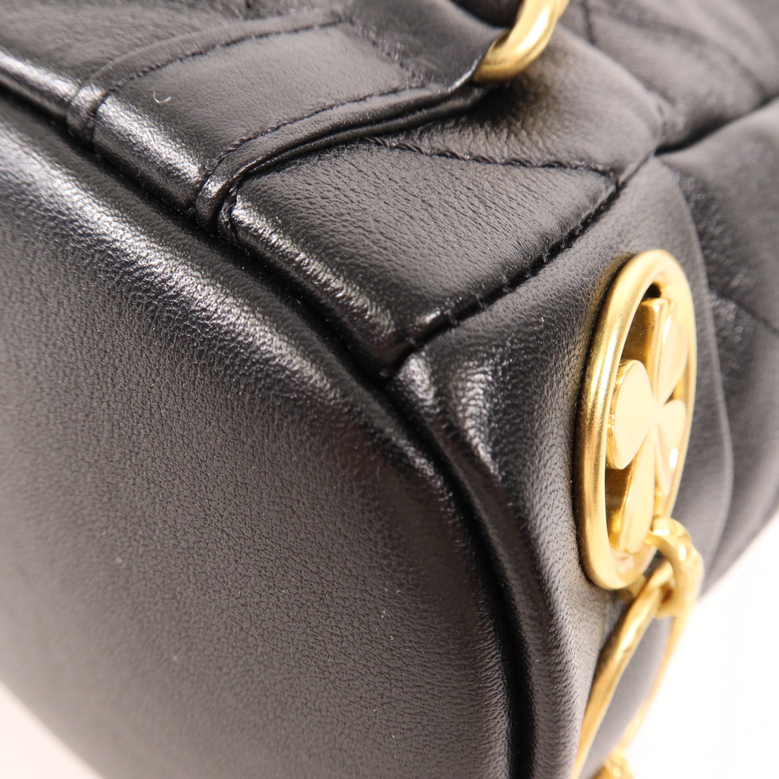 CHANEL 牛皮皮革Backpack金扣鏈帶背包