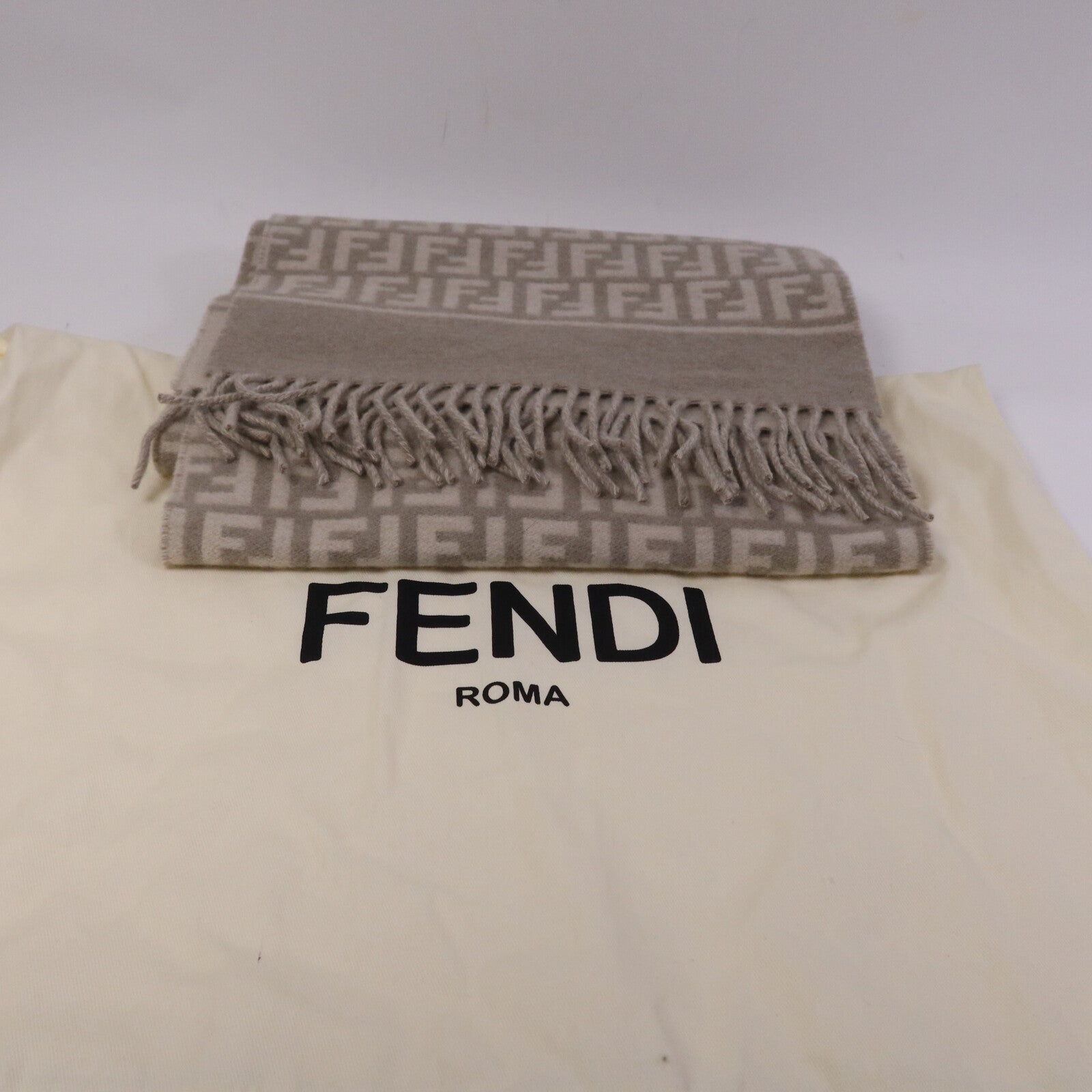 FENDI 羊毛FF Roma頸巾
