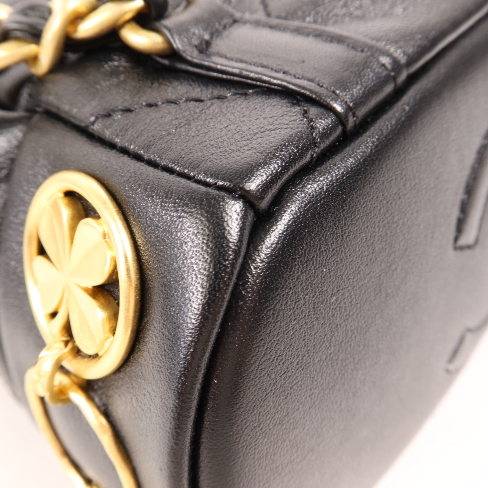 CHANEL 牛皮皮革Backpack金扣鏈帶背包