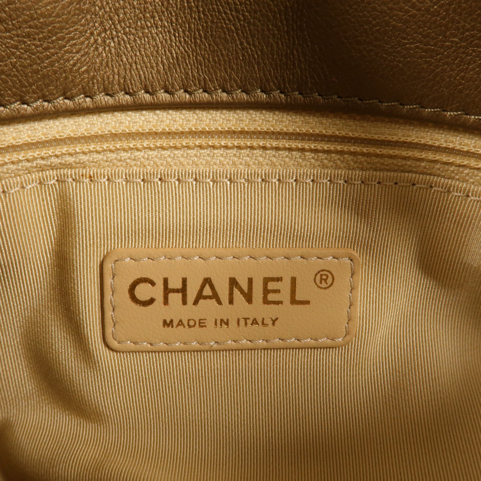 CHANEL 牛皮皮革CC Crown Flap肩背袋