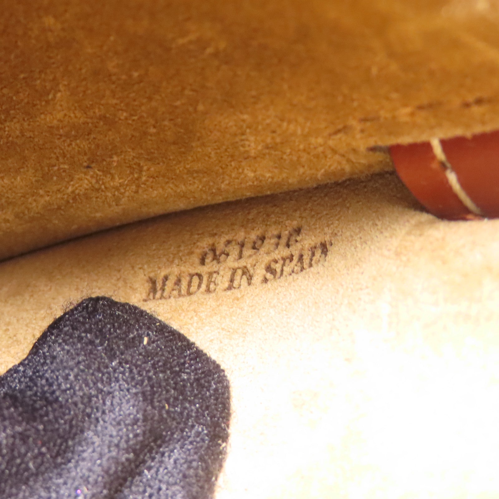 LOEWE 牛皮皮革Gate Shoulder Bag金扣肩背袋