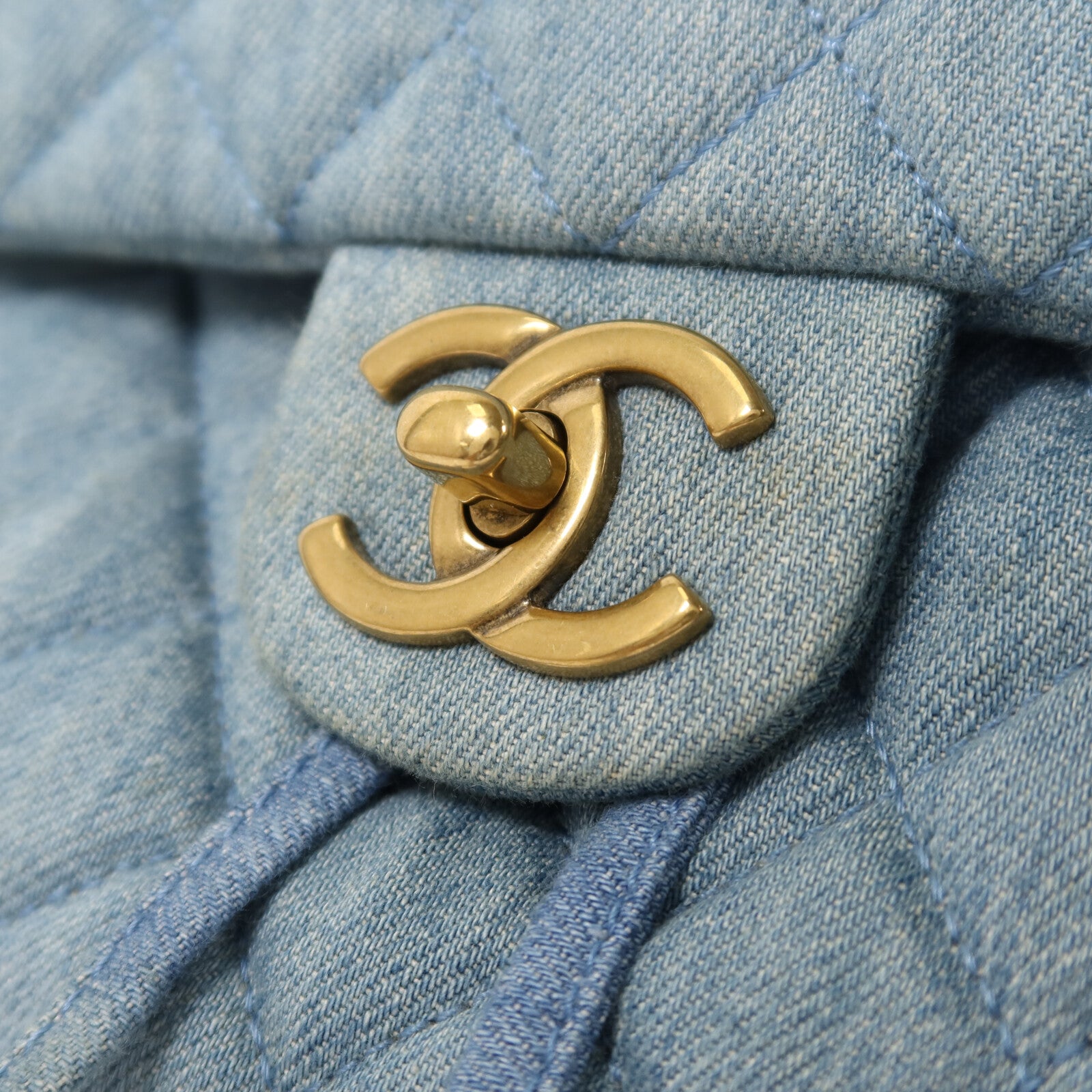 CHANEL 牛仔布Backpack鏈帶背包