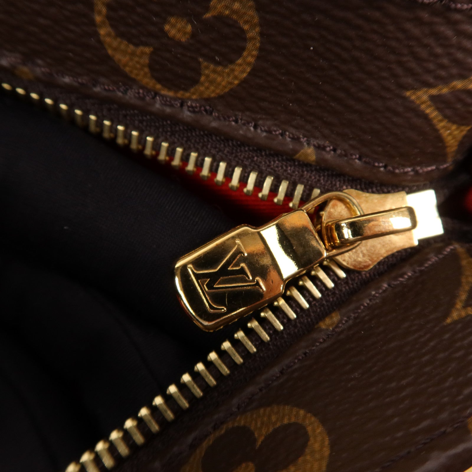 LOUIS VUITTON Monogram Carry It金扣肩背袋