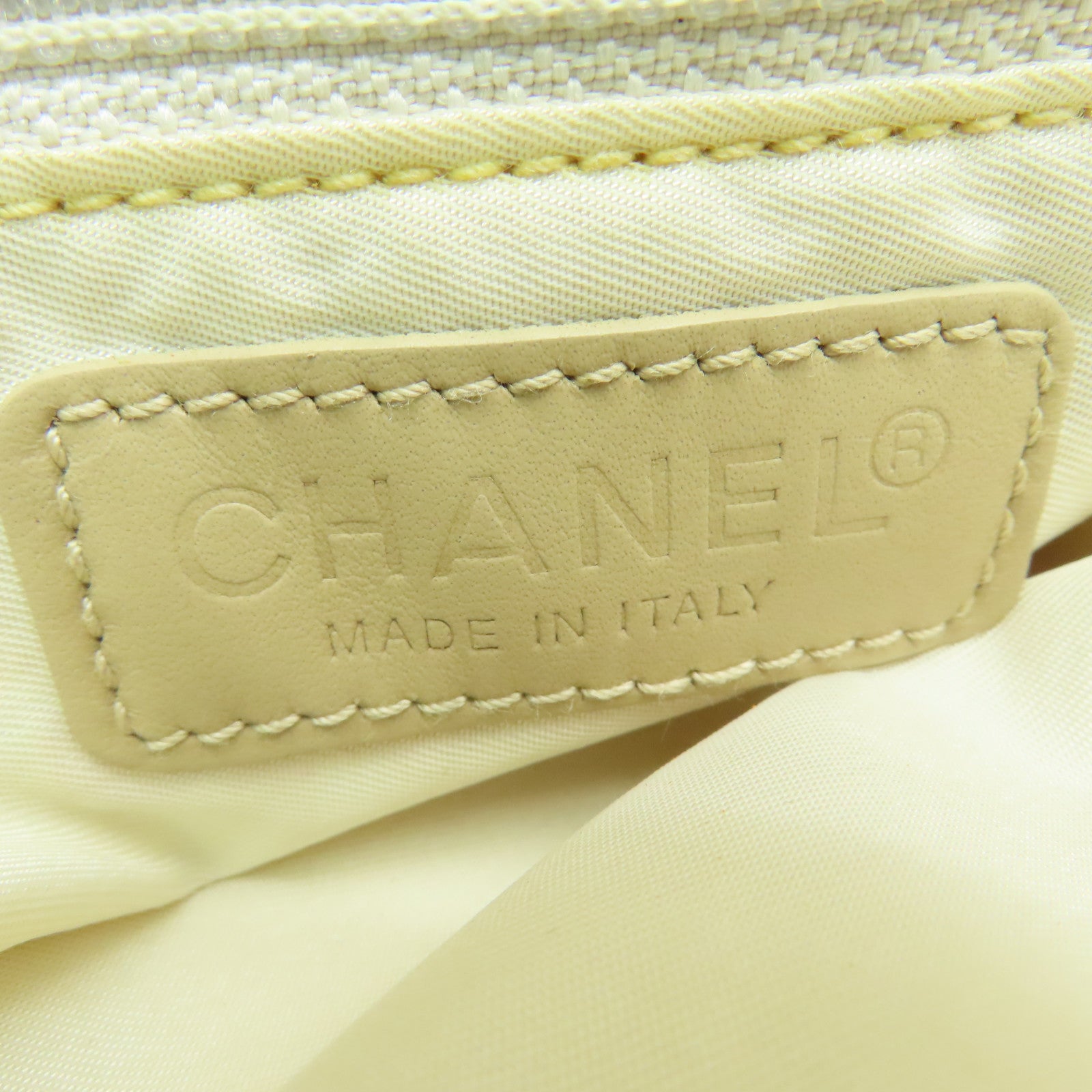 CHANEL 【清倉大減價】尼龍New Travel Line 銀扣手挽肩背兩用袋米色