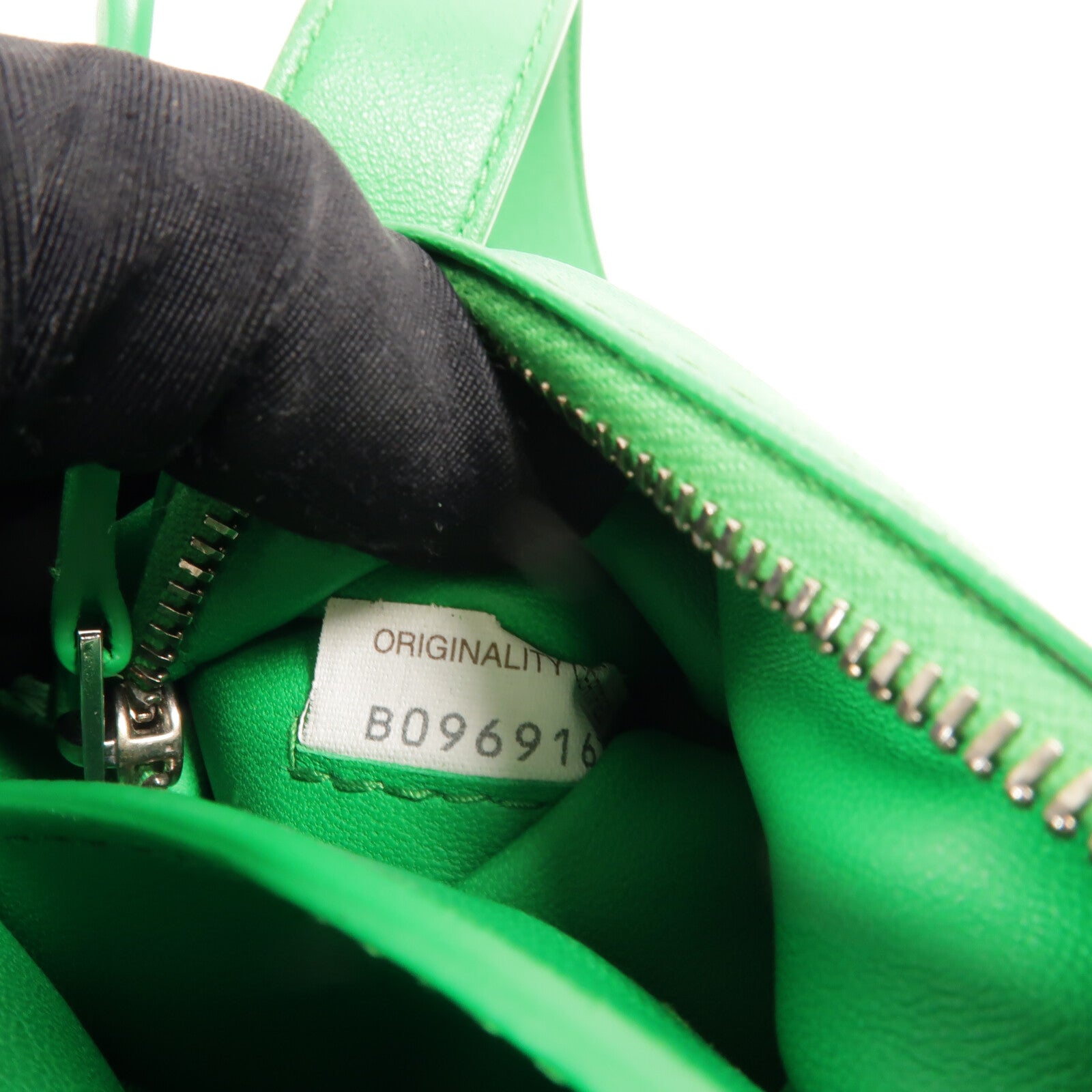 BOTTEGA VENETA 羊皮皮革Padded Cassette肩背袋