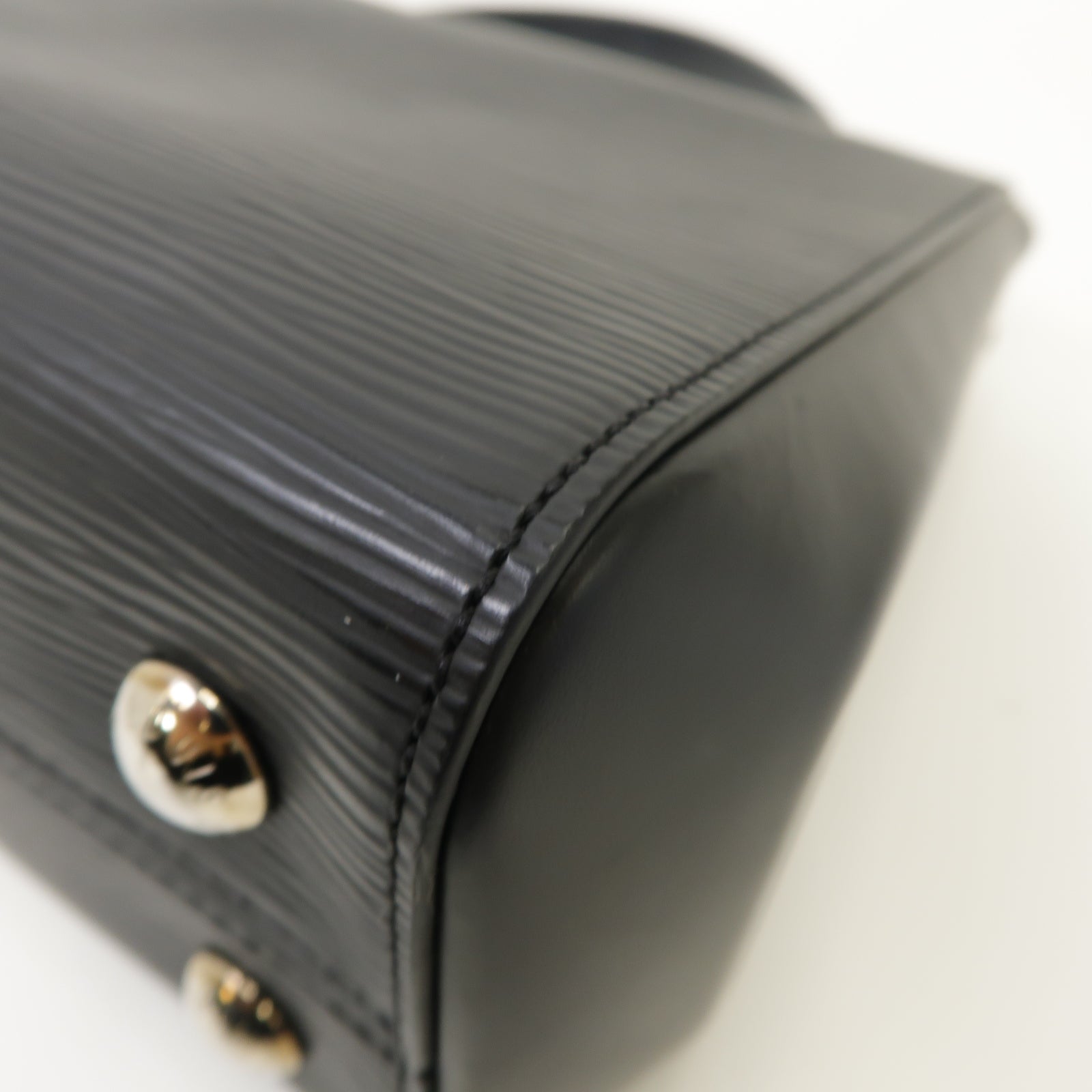 LOUIS VUITTON Epi皮革Cluny BB Shoulder Bag銀扣肩背袋黑色