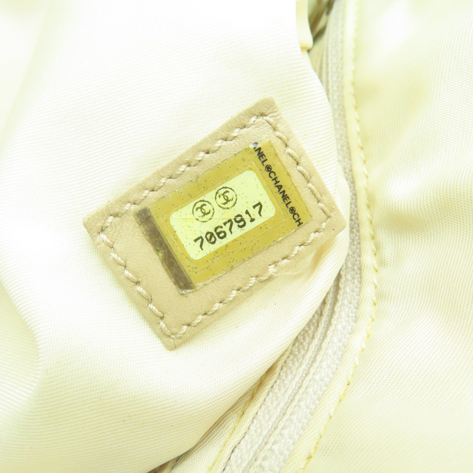 CHANEL 【清倉大減價】尼龍New Travel Line 銀扣手挽肩背兩用袋米色